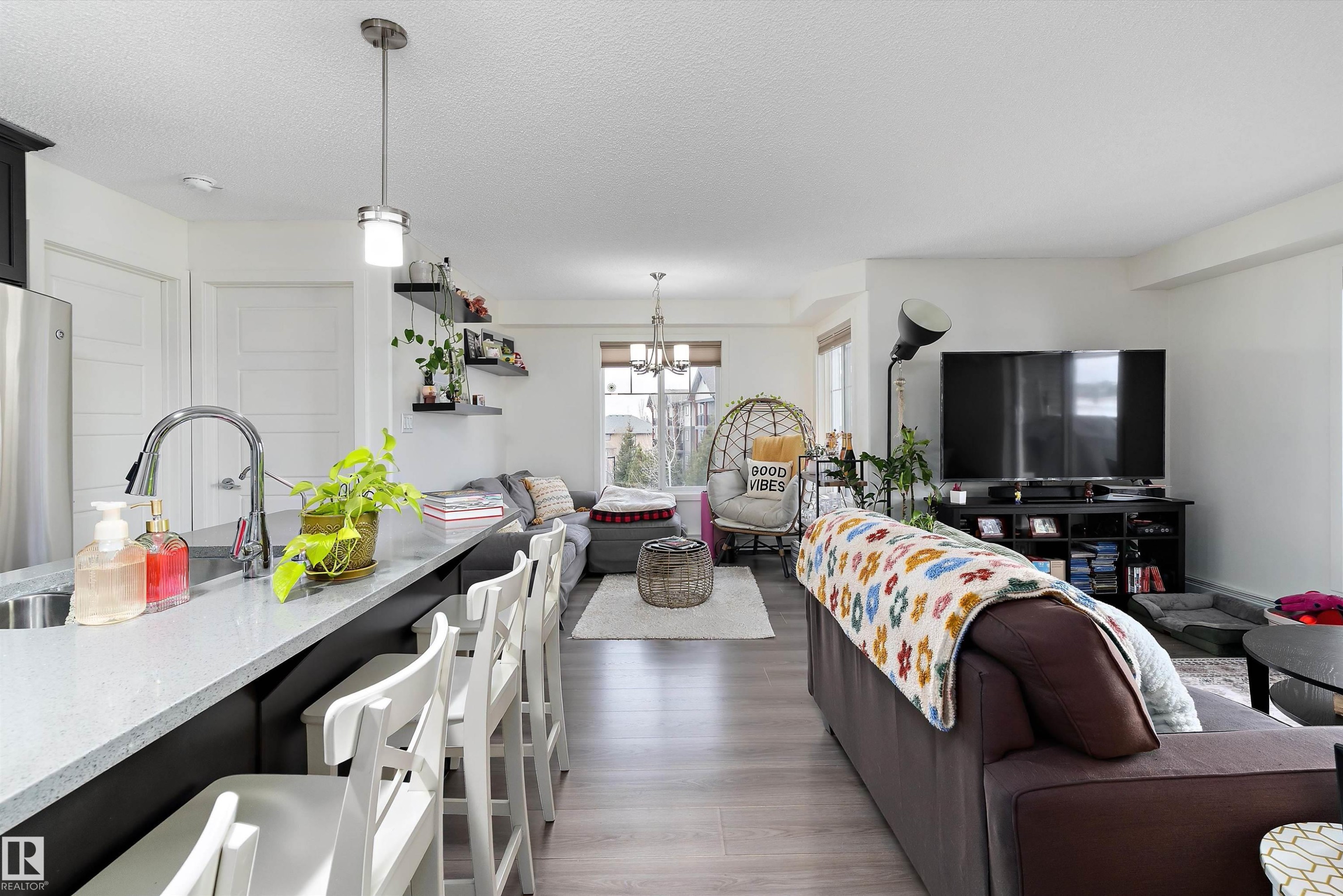 402 6084 Stanton Drive, Edmonton, AB - Indoor