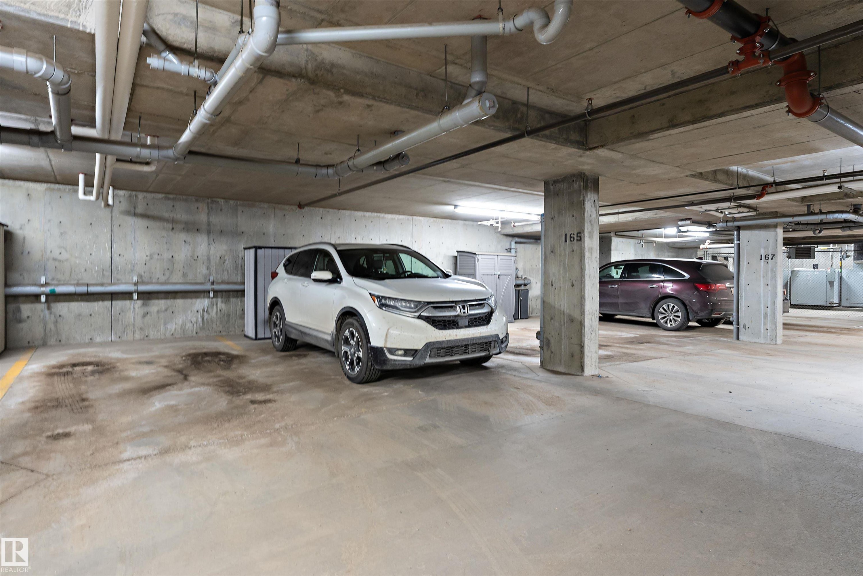 402 6084 Stanton Drive, Edmonton, AB - Indoor Photo Showing Garage