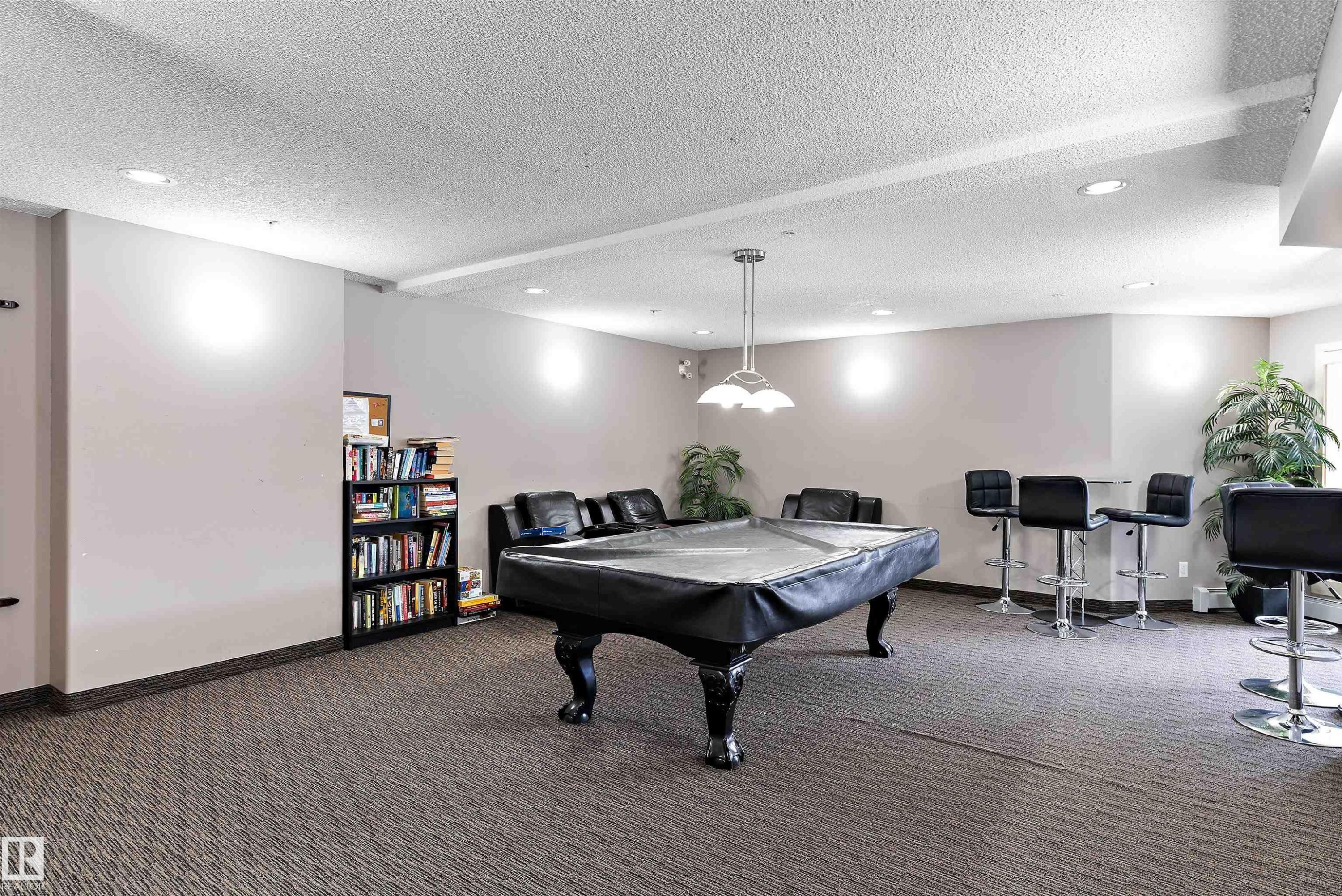 402 6084 Stanton Drive, Edmonton, AB - Indoor Photo Showing Other Room