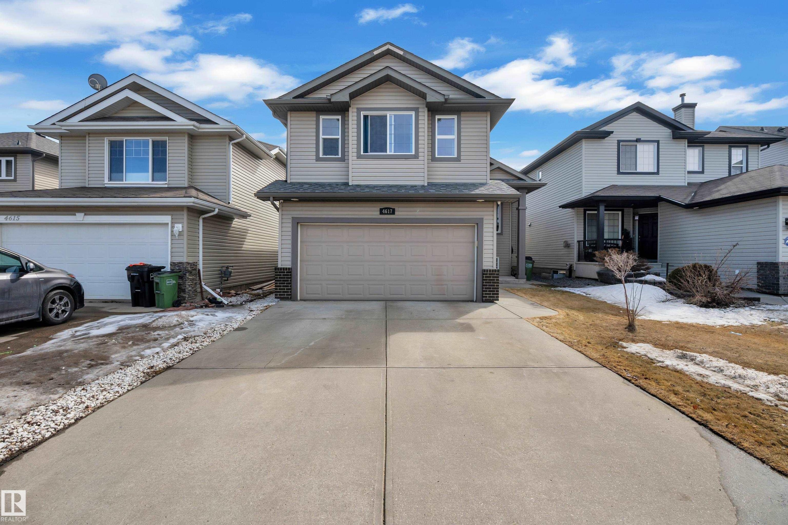 4617 163A Avenue, Edmonton, AB - Outdoor With Facade