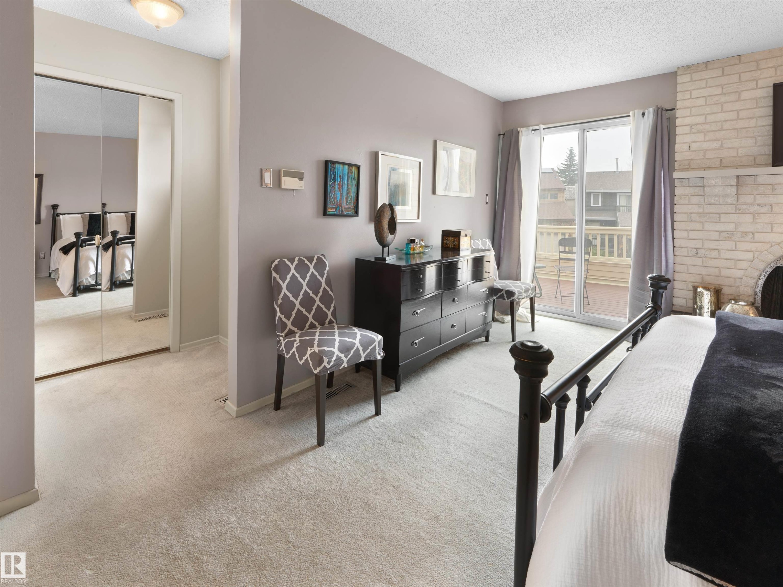 12335 25 Avenue, Edmonton, AB - Indoor Photo Showing Bedroom