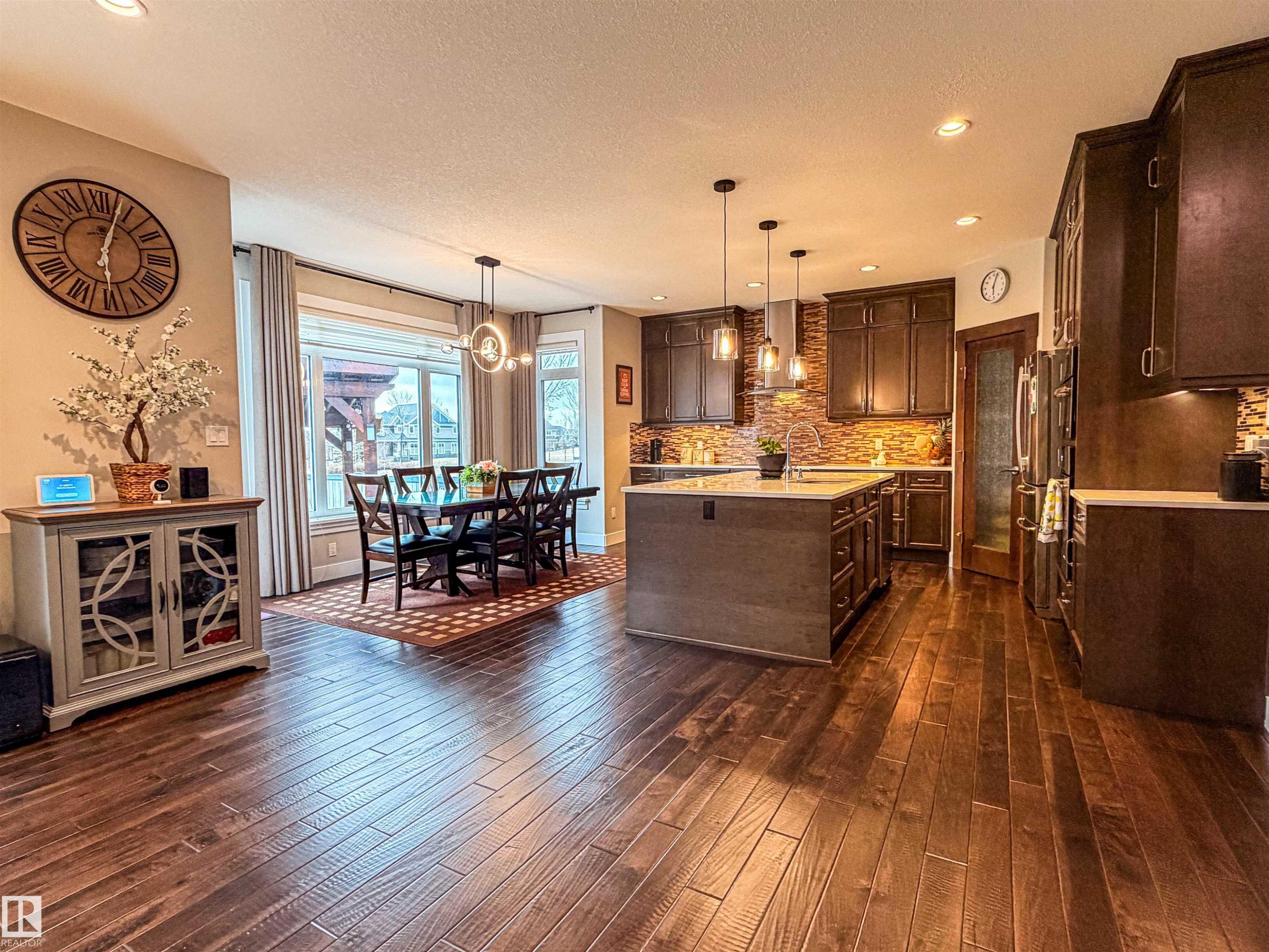 9004 24 Avenue, Edmonton, AB - Indoor