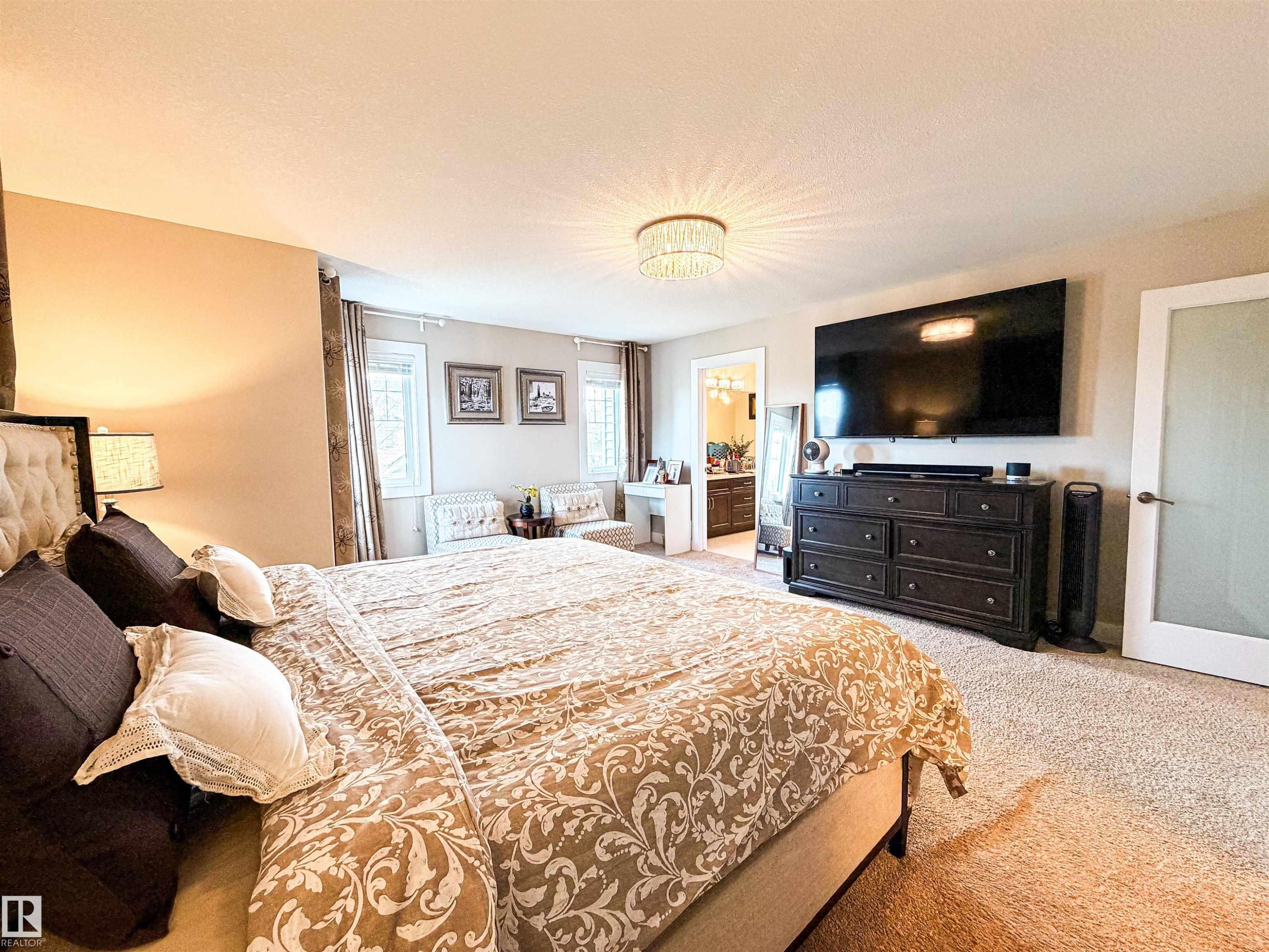 9004 24 Avenue, Edmonton, AB - Indoor Photo Showing Bedroom