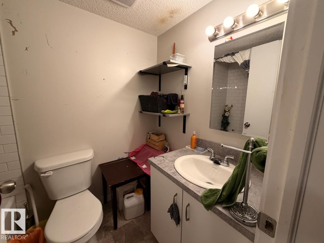 105 10604 110 Avenue, Edmonton, AB - Indoor Photo Showing Bathroom