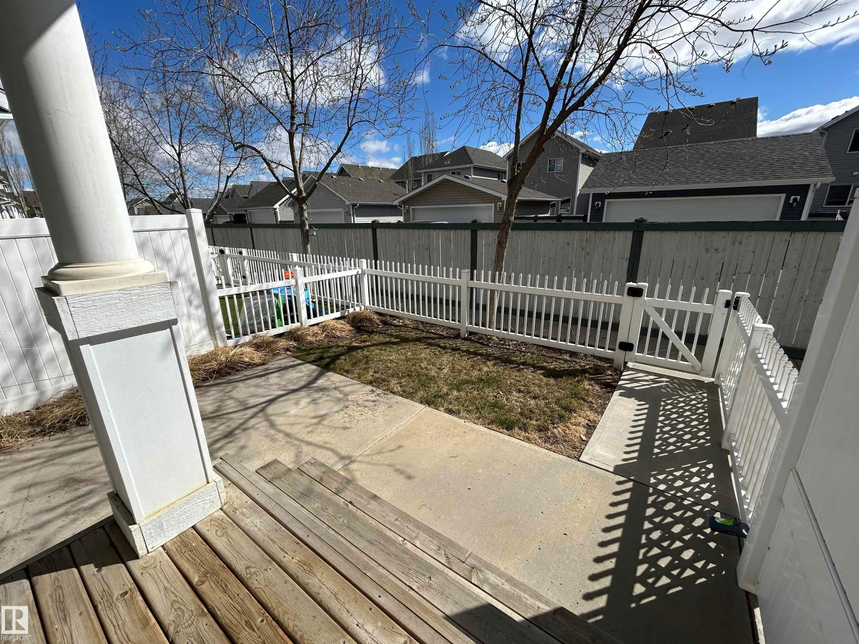 24 4050 Savaryn Drive, Edmonton, AB - Outdoor