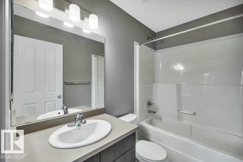 24 4050 Savaryn Drive, Edmonton, AB - Indoor Photo Showing Bathroom