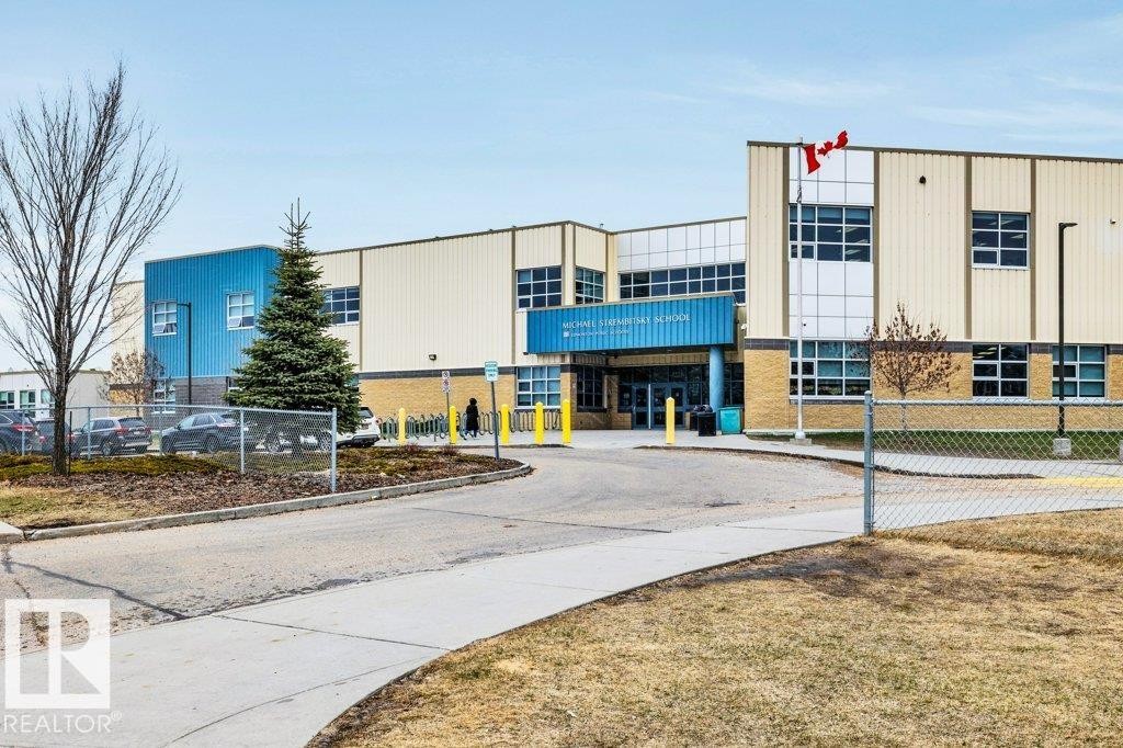 24 4050 Savaryn Drive, Edmonton, AB - Outdoor