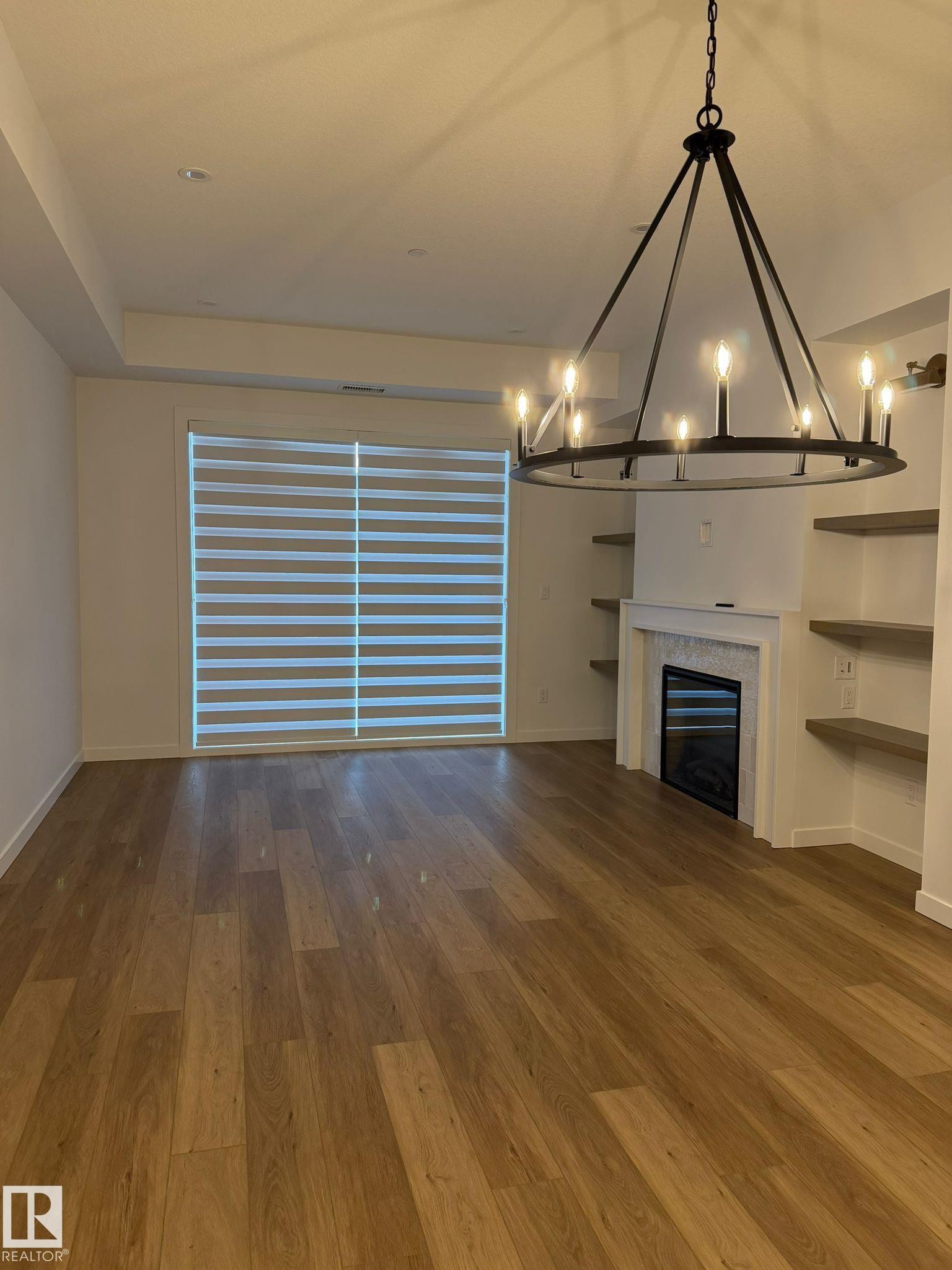 402 7459 May Common, Edmonton, AB - Indoor