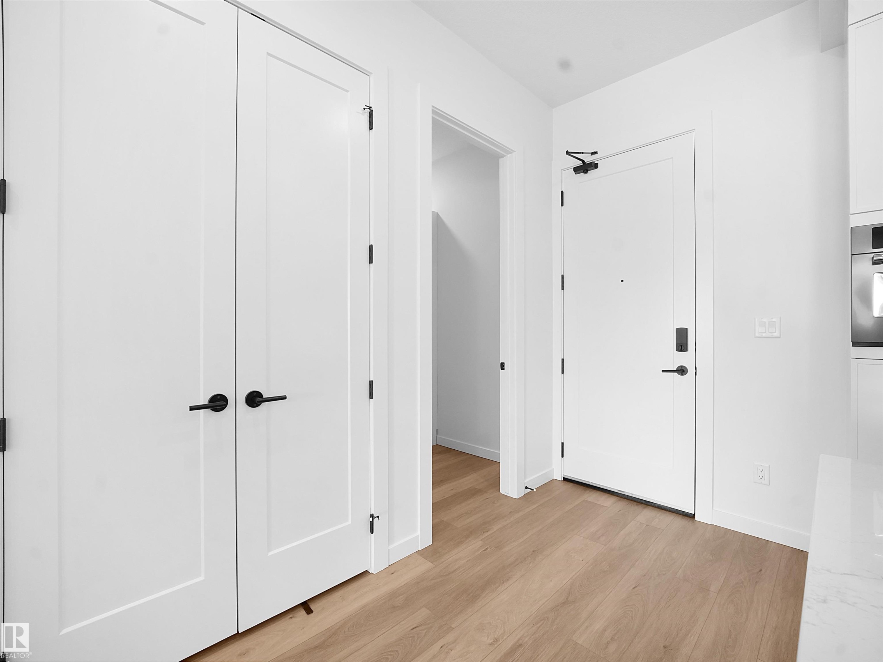 402 7459 May Common, Edmonton, AB - Indoor Photo Showing Other Room