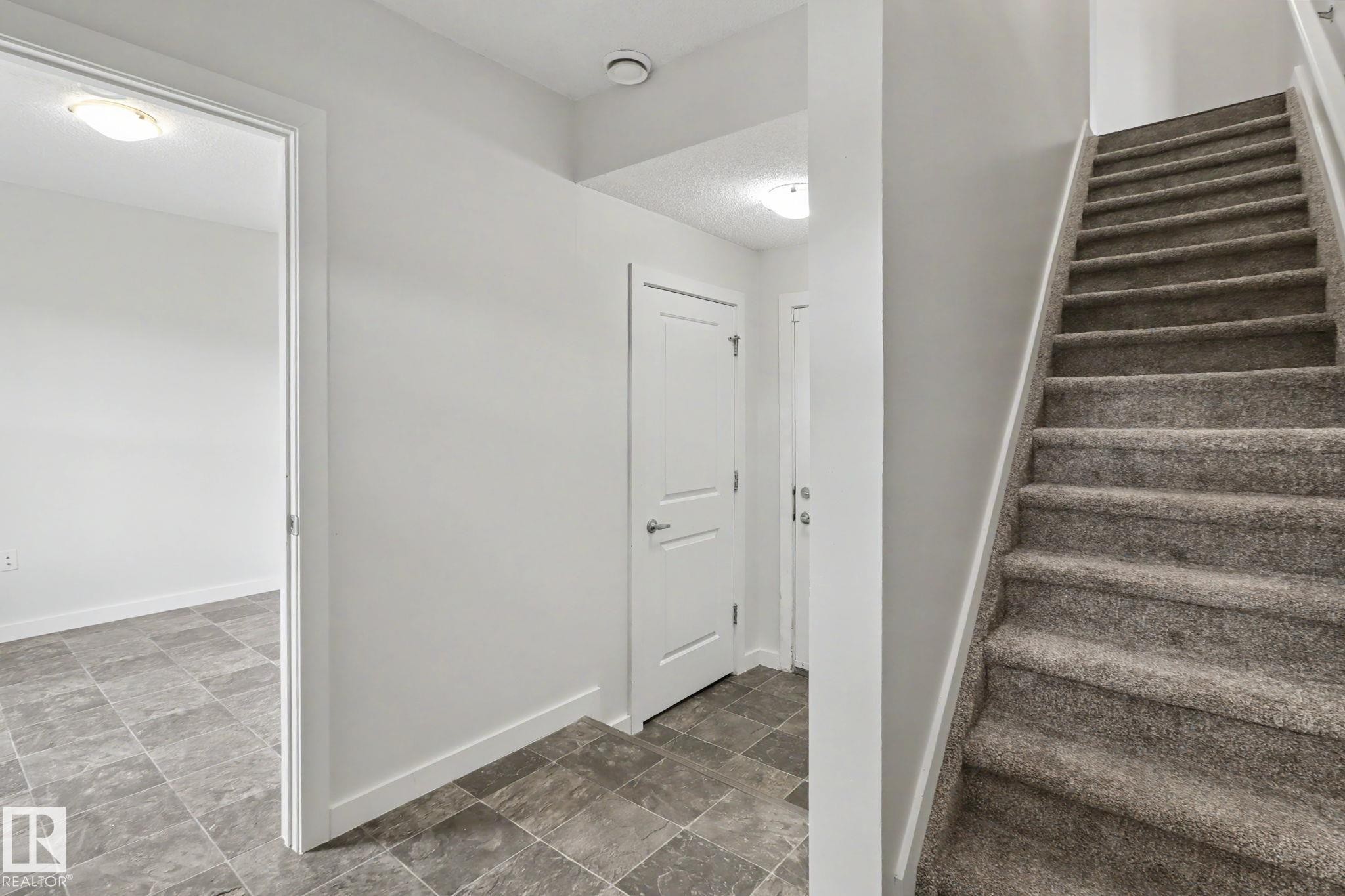 43 2803 James Mowatt Trail, Edmonton, AB - Indoor Photo Showing Other Room