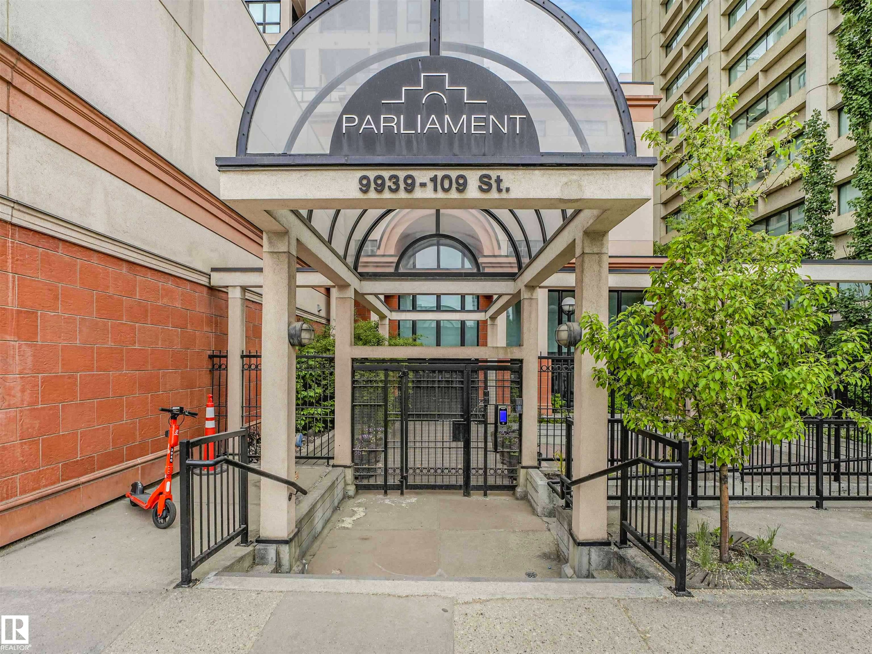 #1005 9939 109 St Nw, Edmonton, AB