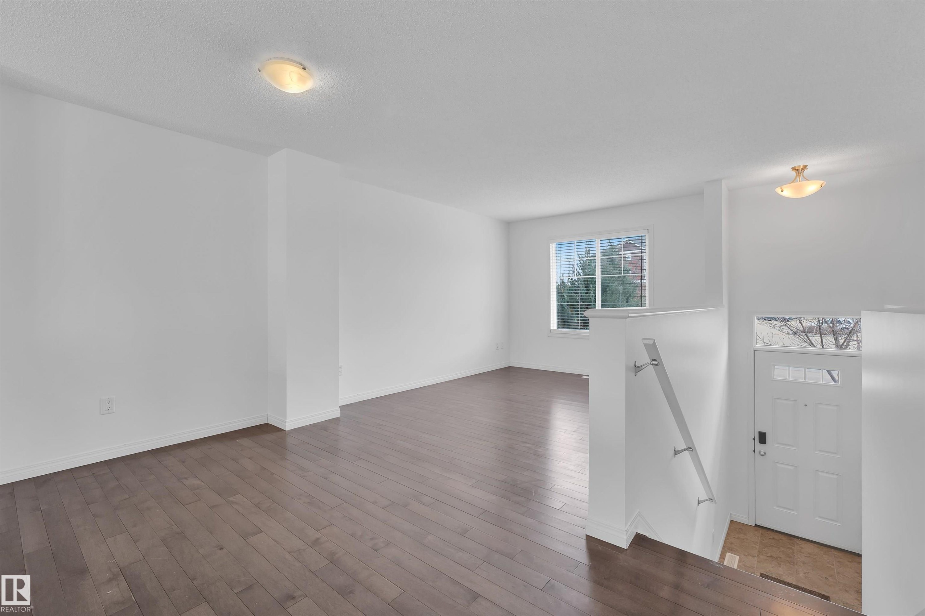 Image quality insufficient for description - 13 1030 Chappelle Boulevard, Edmonton, AB - Indoor Photo Showing Other Room