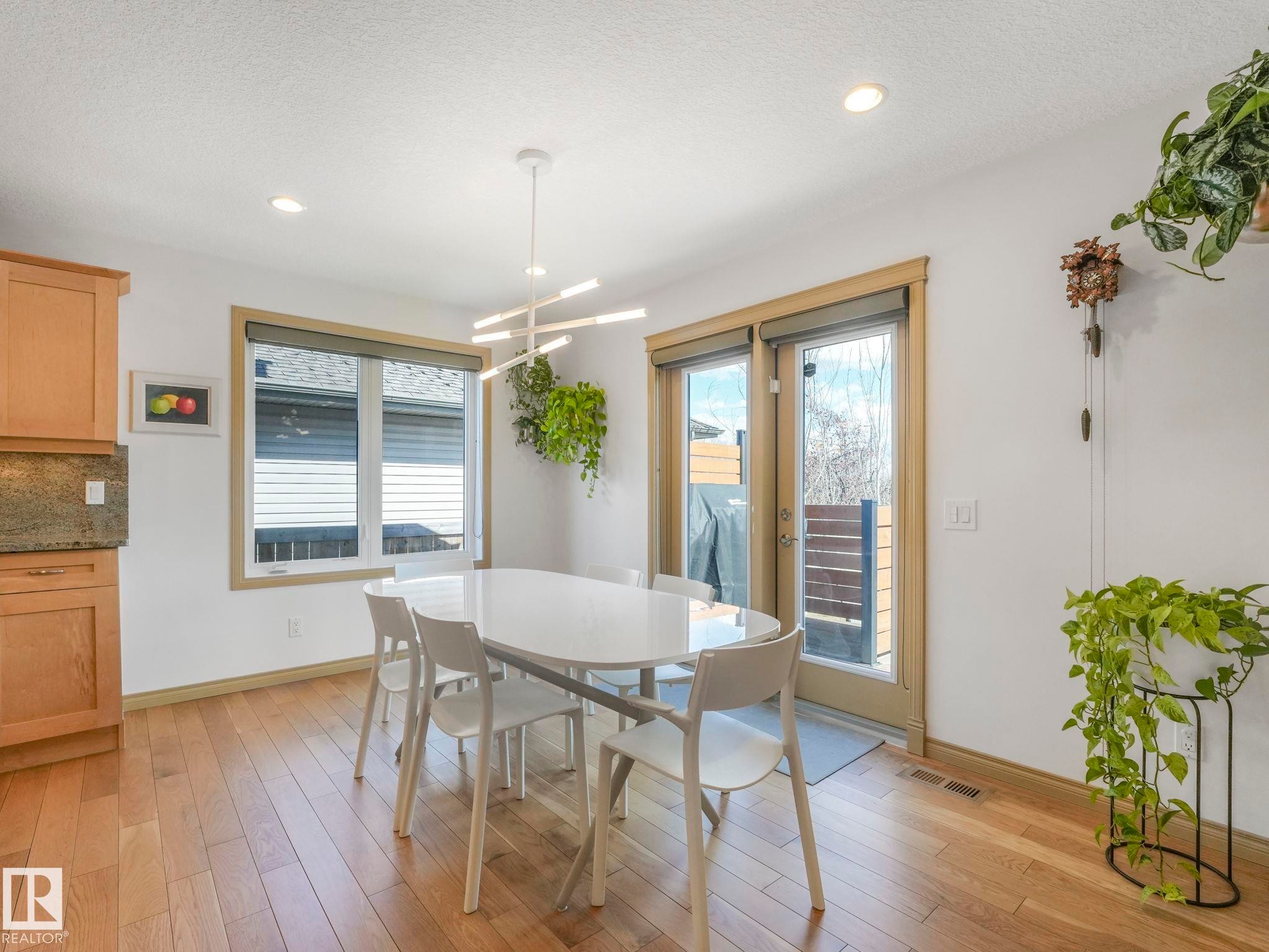 Spacious and bright breakfast nook - 8723 207 Street Nw, Edmonton, AB - Indoor Photo Showing Dining Room