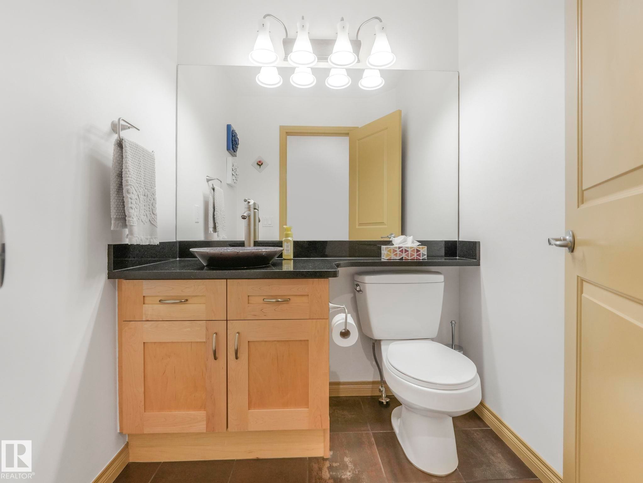 8723 207 Street Nw, Edmonton, AB - Indoor Photo Showing Bathroom