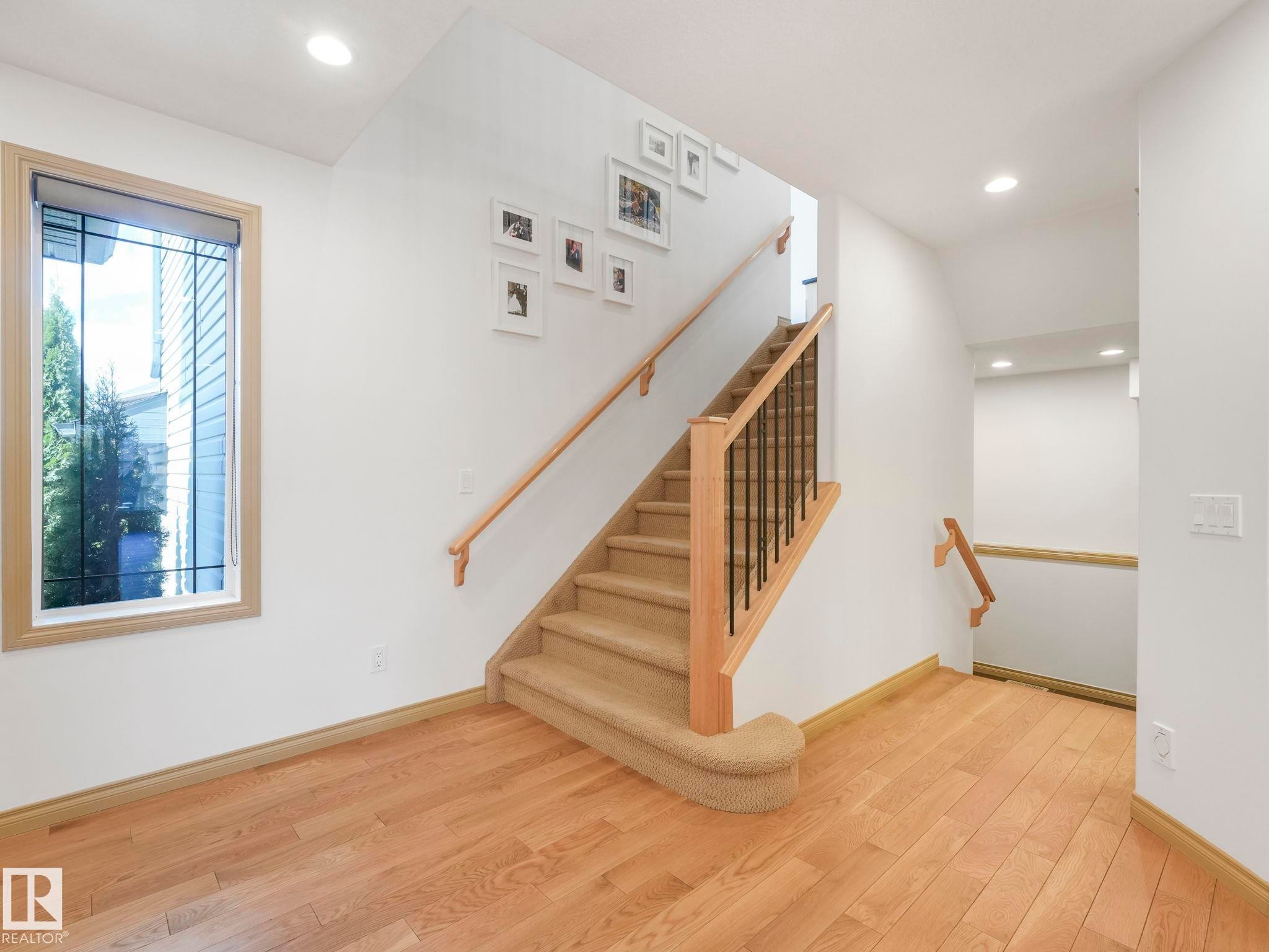8723 207 Street Nw, Edmonton, AB - Indoor Photo Showing Other Room
