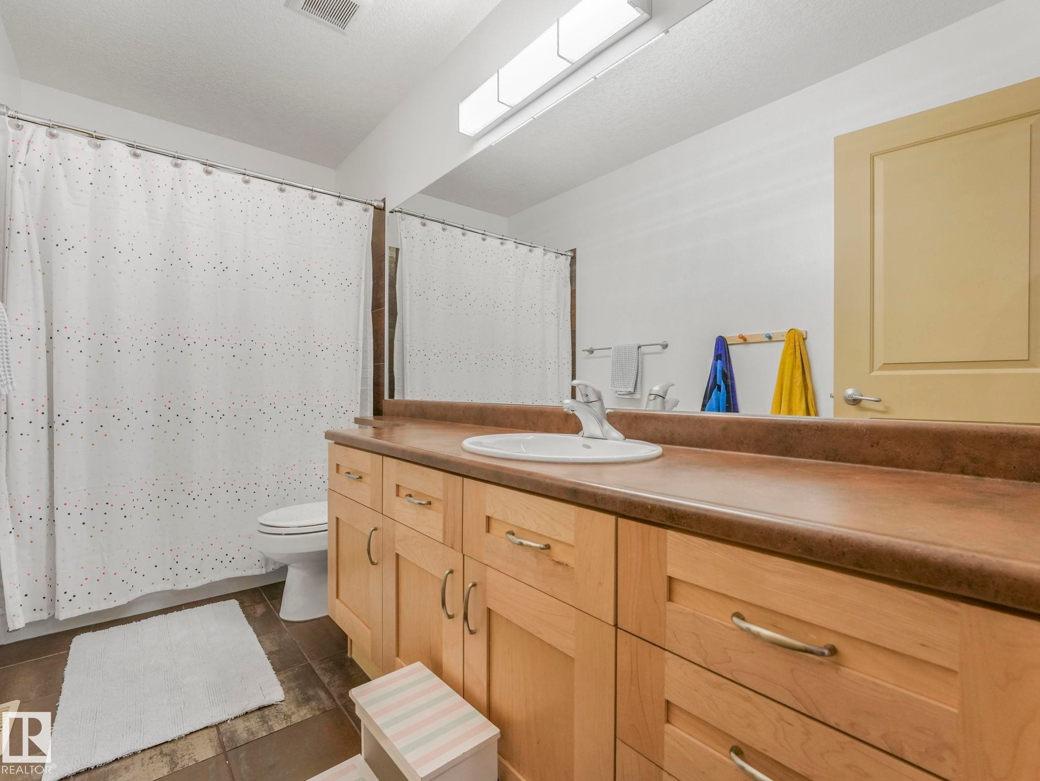 Full Bathroom on Upper Level - 8723 207 Street Nw, Edmonton, AB - Indoor Photo Showing Bathroom