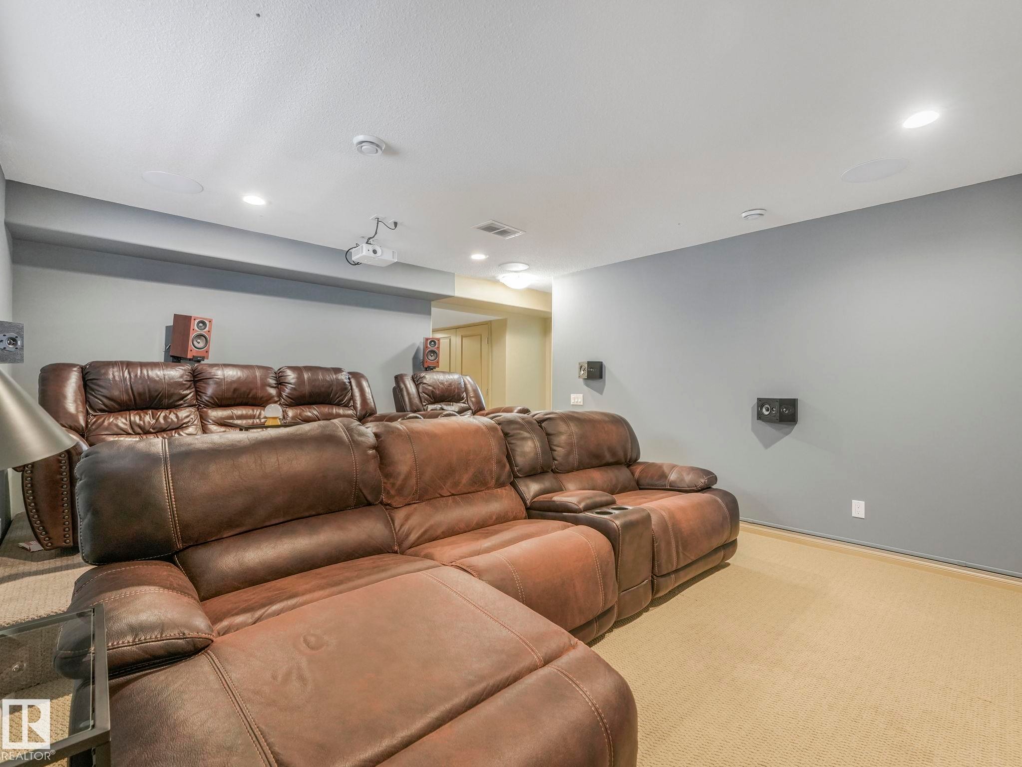 8723 207 Street Nw, Edmonton, AB - Indoor