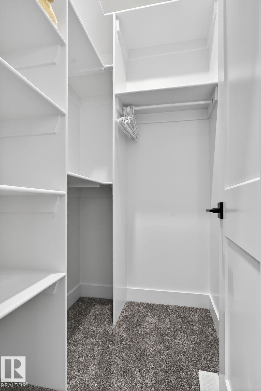 1815 17 Avenue, Edmonton, AB - Indoor With Storage
