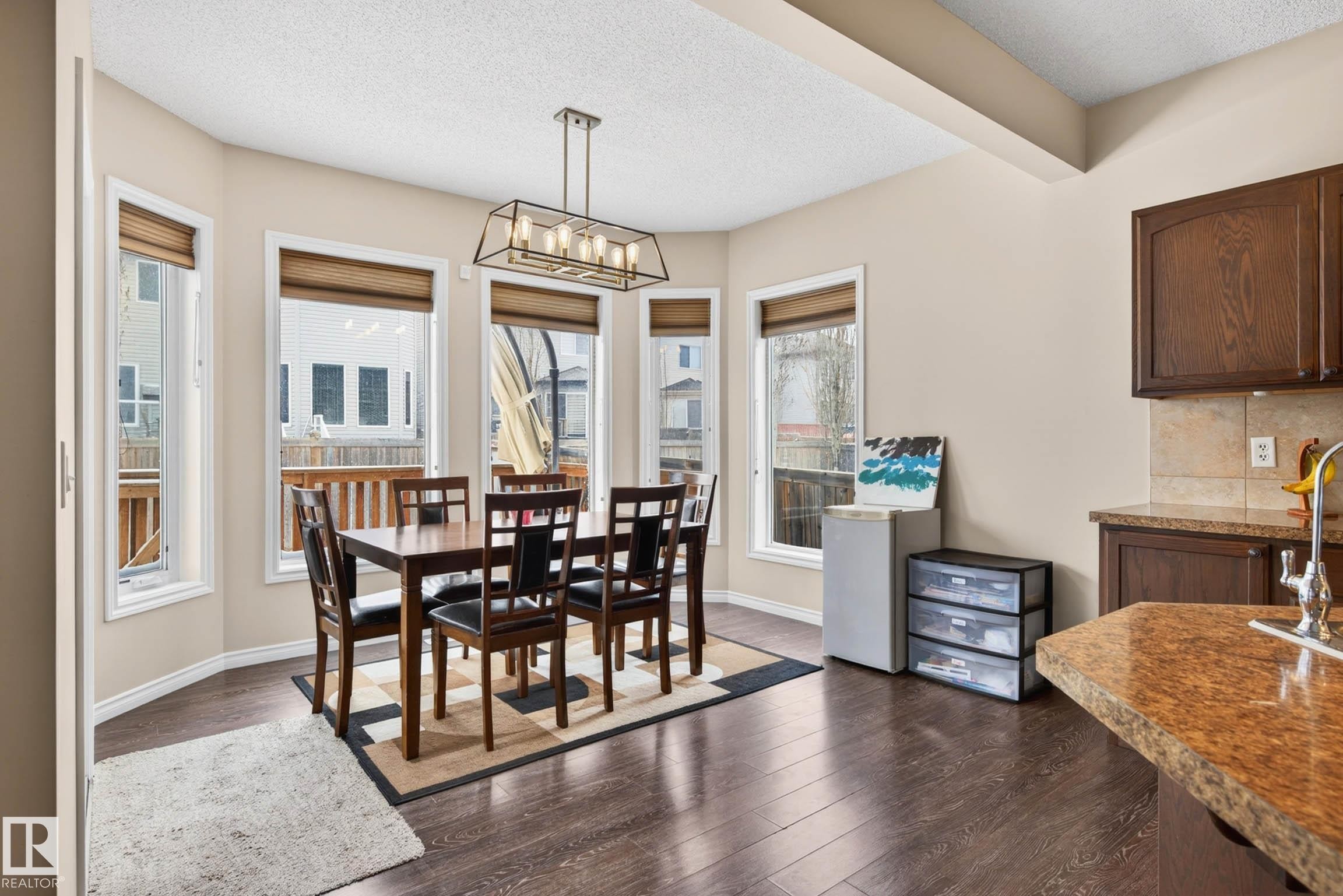 3233 21A Avenue, Edmonton, AB - Indoor