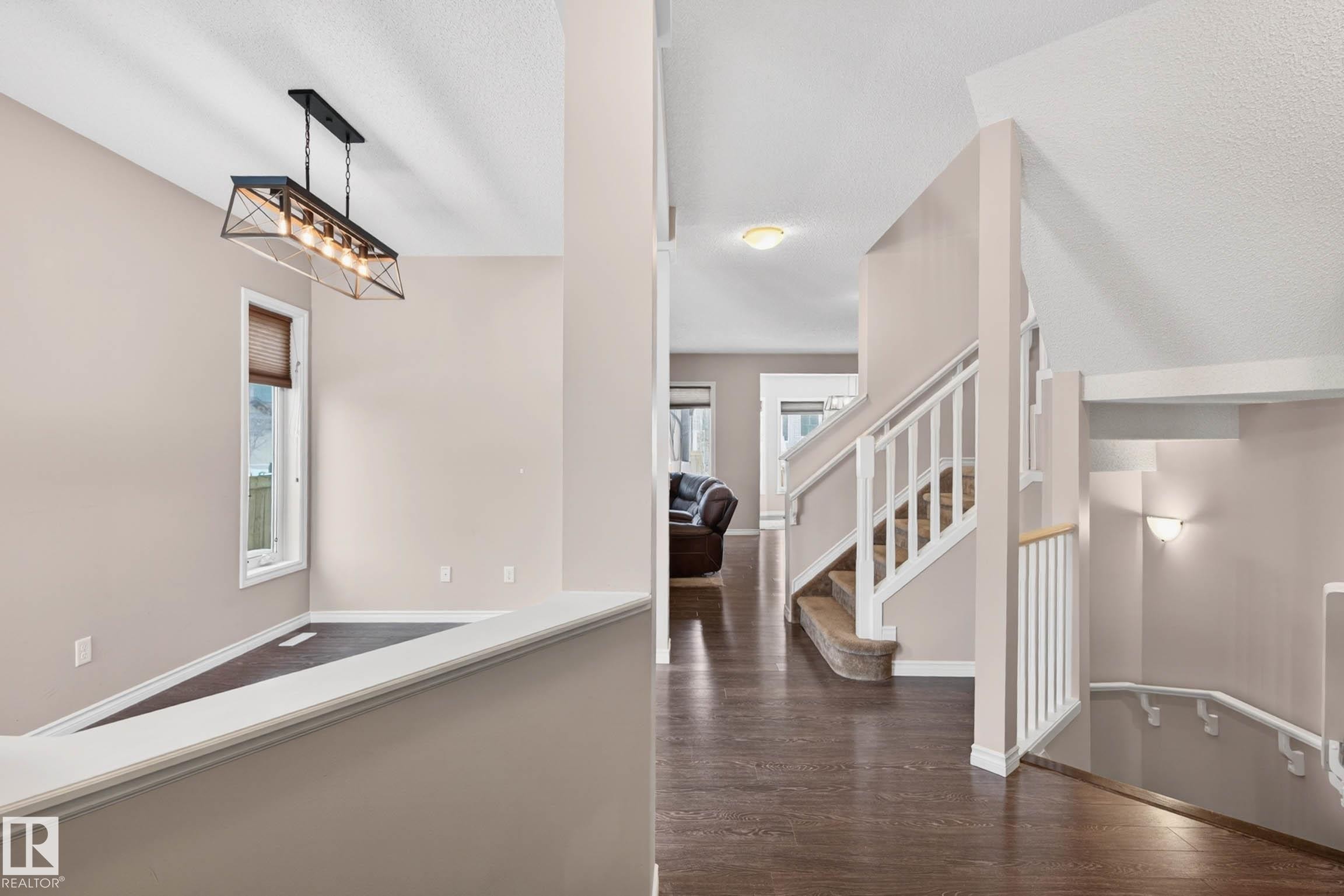 3233 21A Avenue, Edmonton, AB - Indoor Photo Showing Other Room