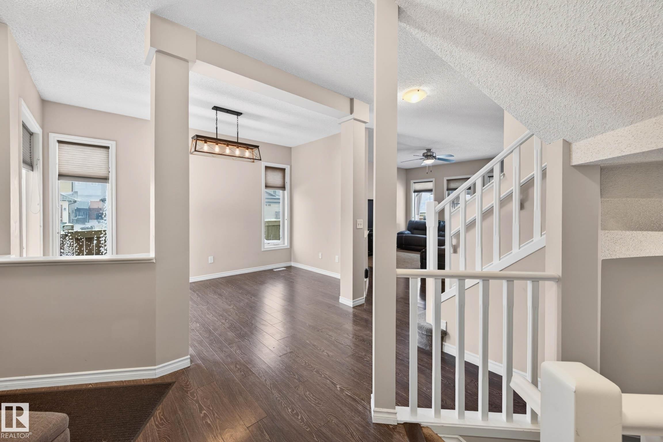 3233 21A Avenue, Edmonton, AB - Indoor Photo Showing Other Room