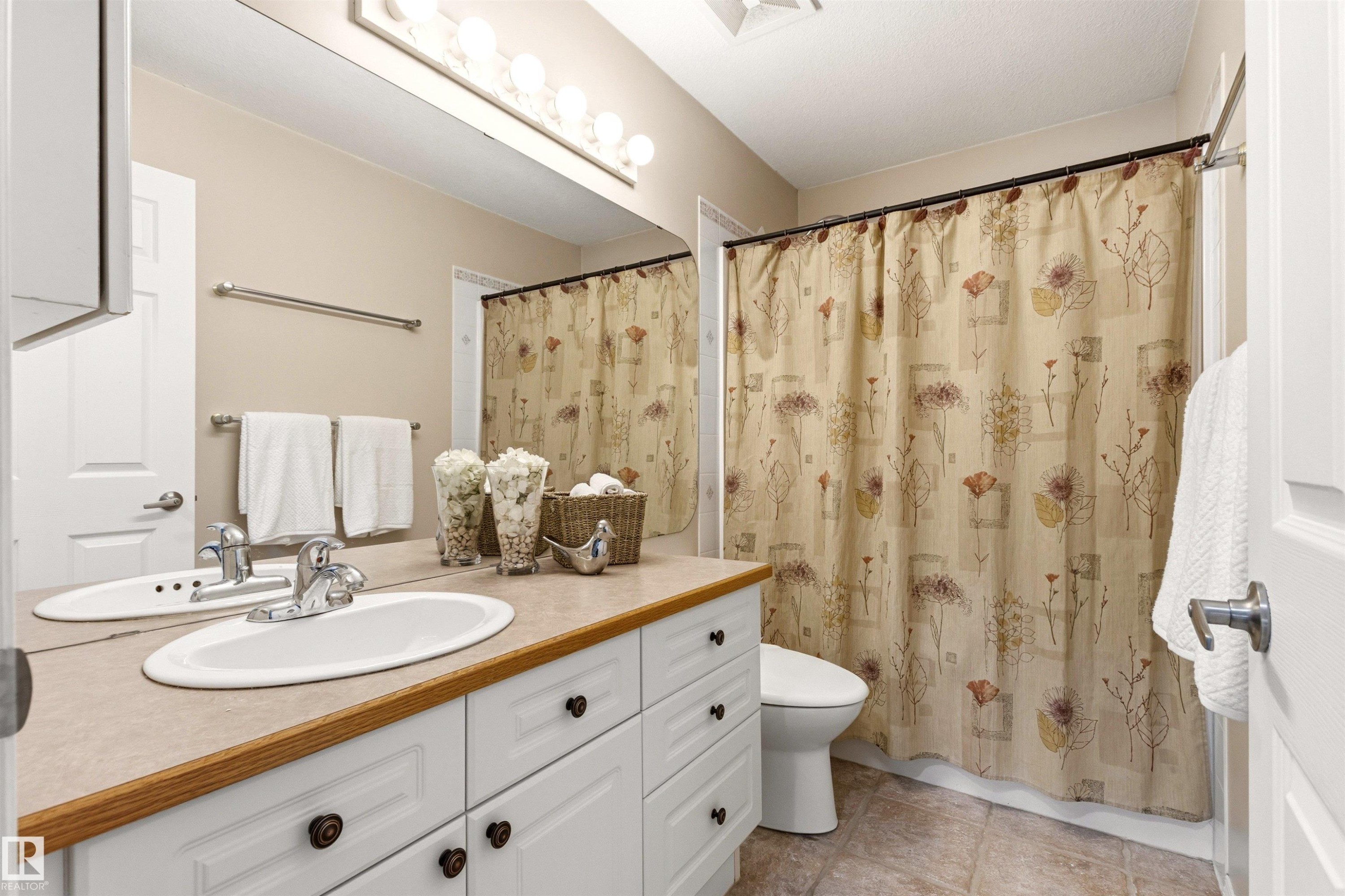 46 Hillcrest Place, St. Albert, AB - Indoor Photo Showing Bathroom
