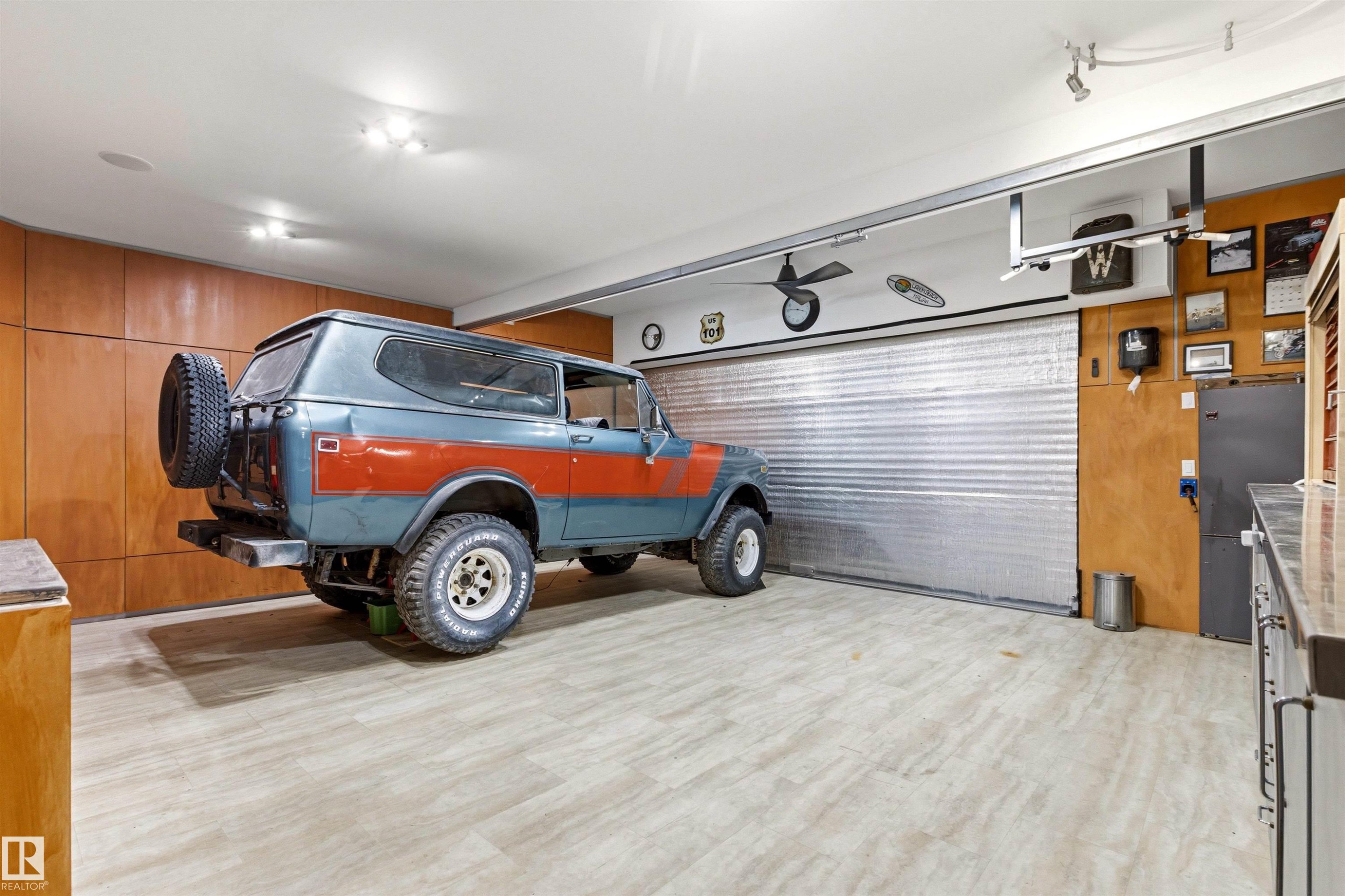 46 Hillcrest Place, St. Albert, AB - Indoor Photo Showing Garage