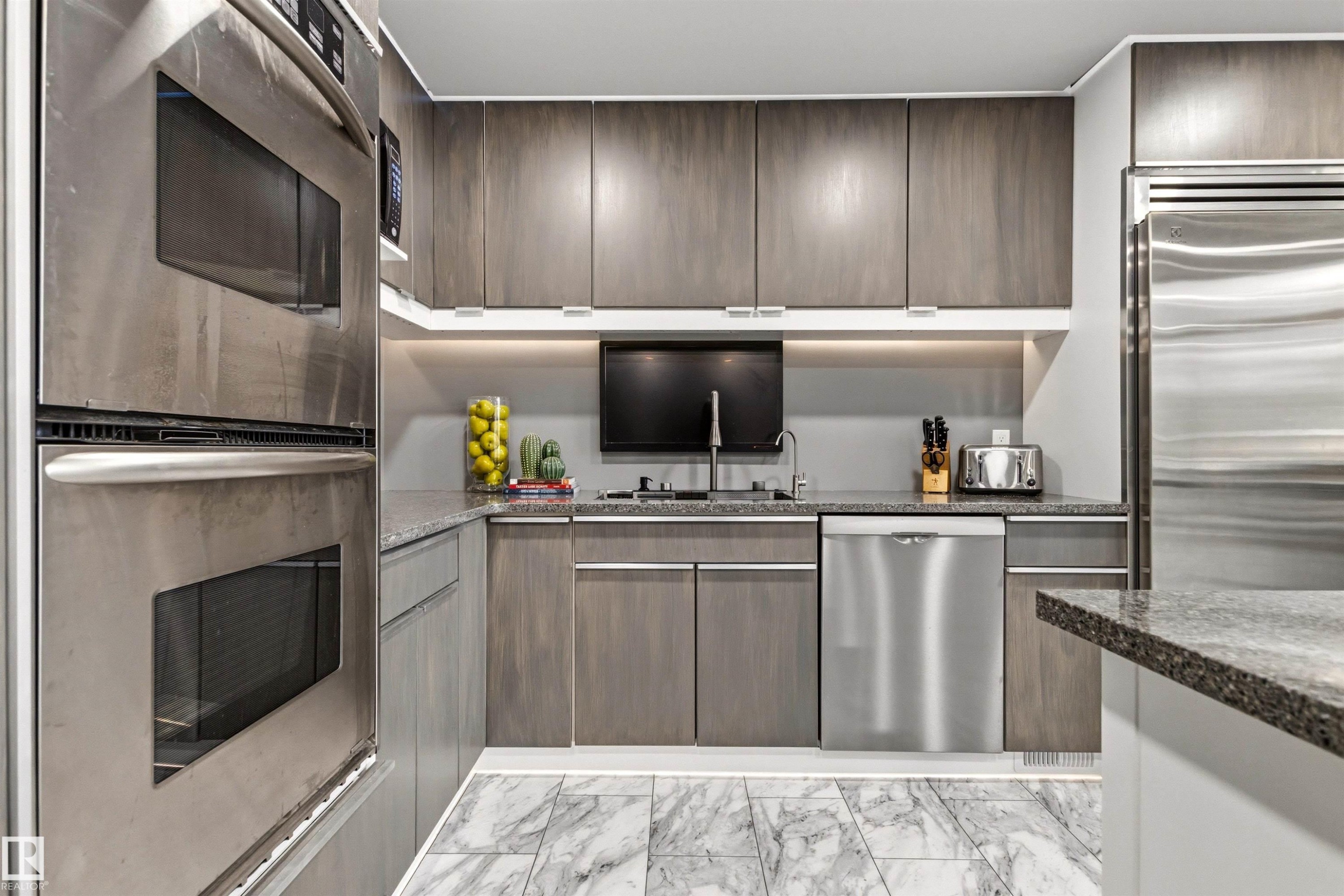 46 Hillcrest Place, St. Albert, AB - Indoor Photo Showing Kitchen