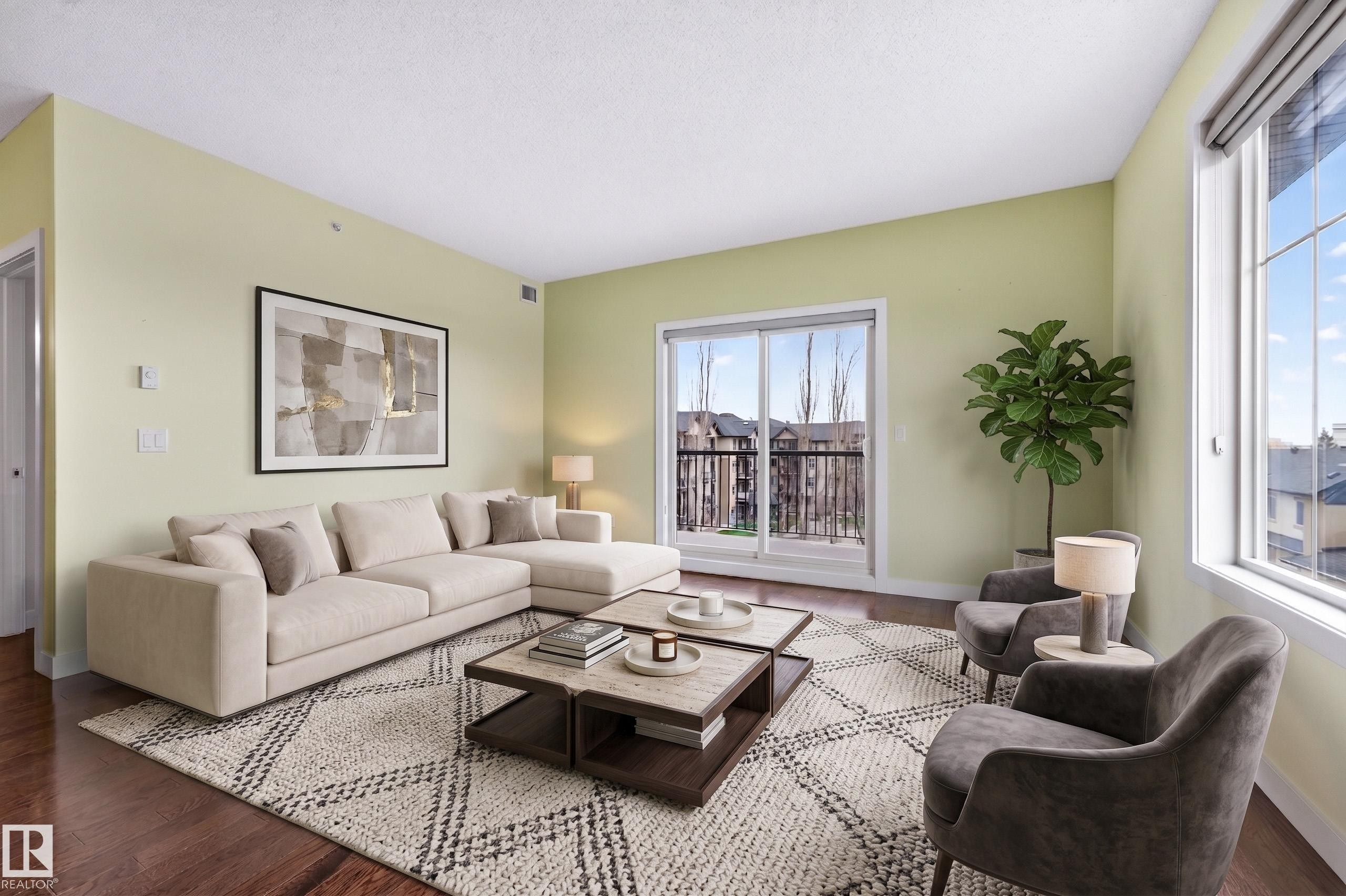 413 10530 56 Avenue, Edmonton, AB - Indoor Photo Showing Living Room