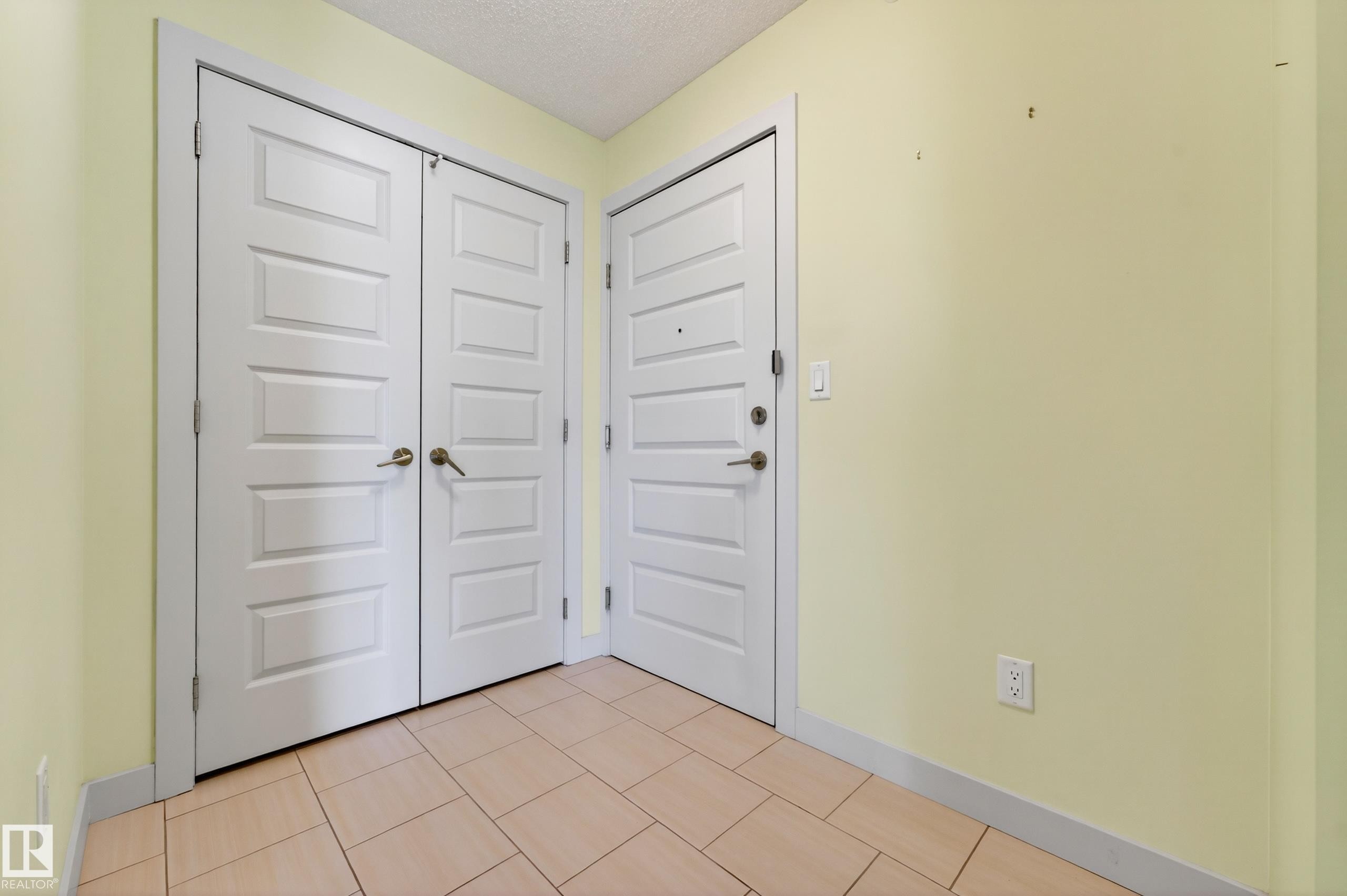 413 10530 56 Avenue, Edmonton, AB - Indoor Photo Showing Other Room