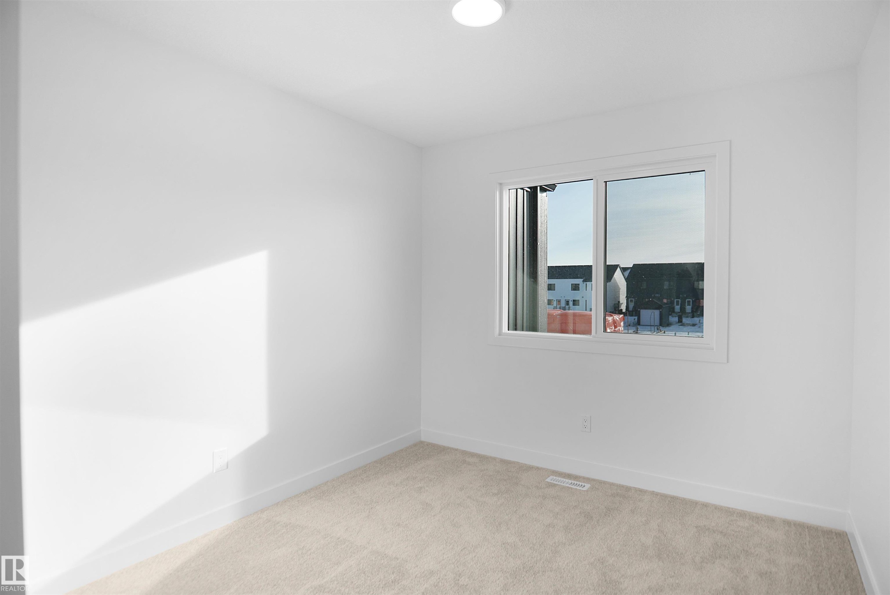 22903 80 Avenue, Edmonton, AB - Indoor Photo Showing Other Room