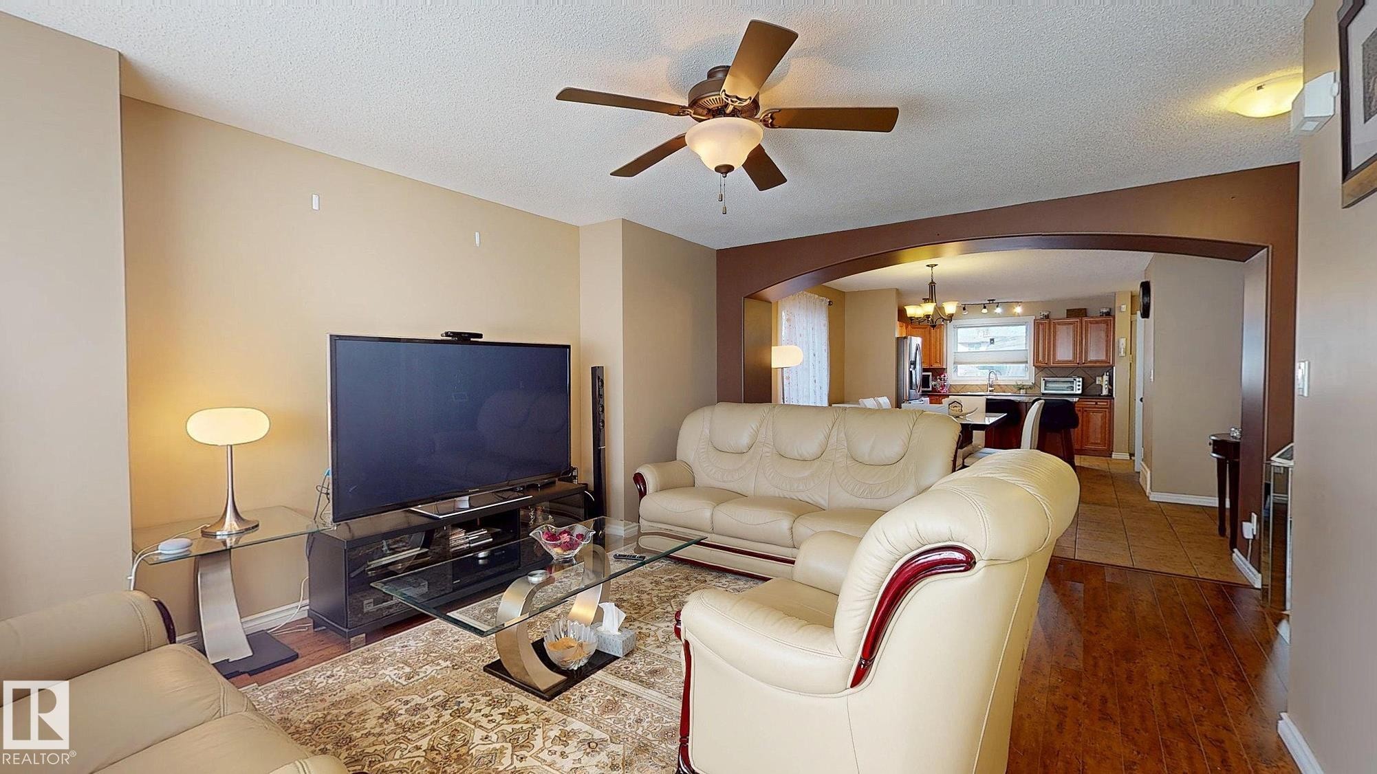 11844 125 Street, Edmonton, AB - Indoor Photo Showing Living Room