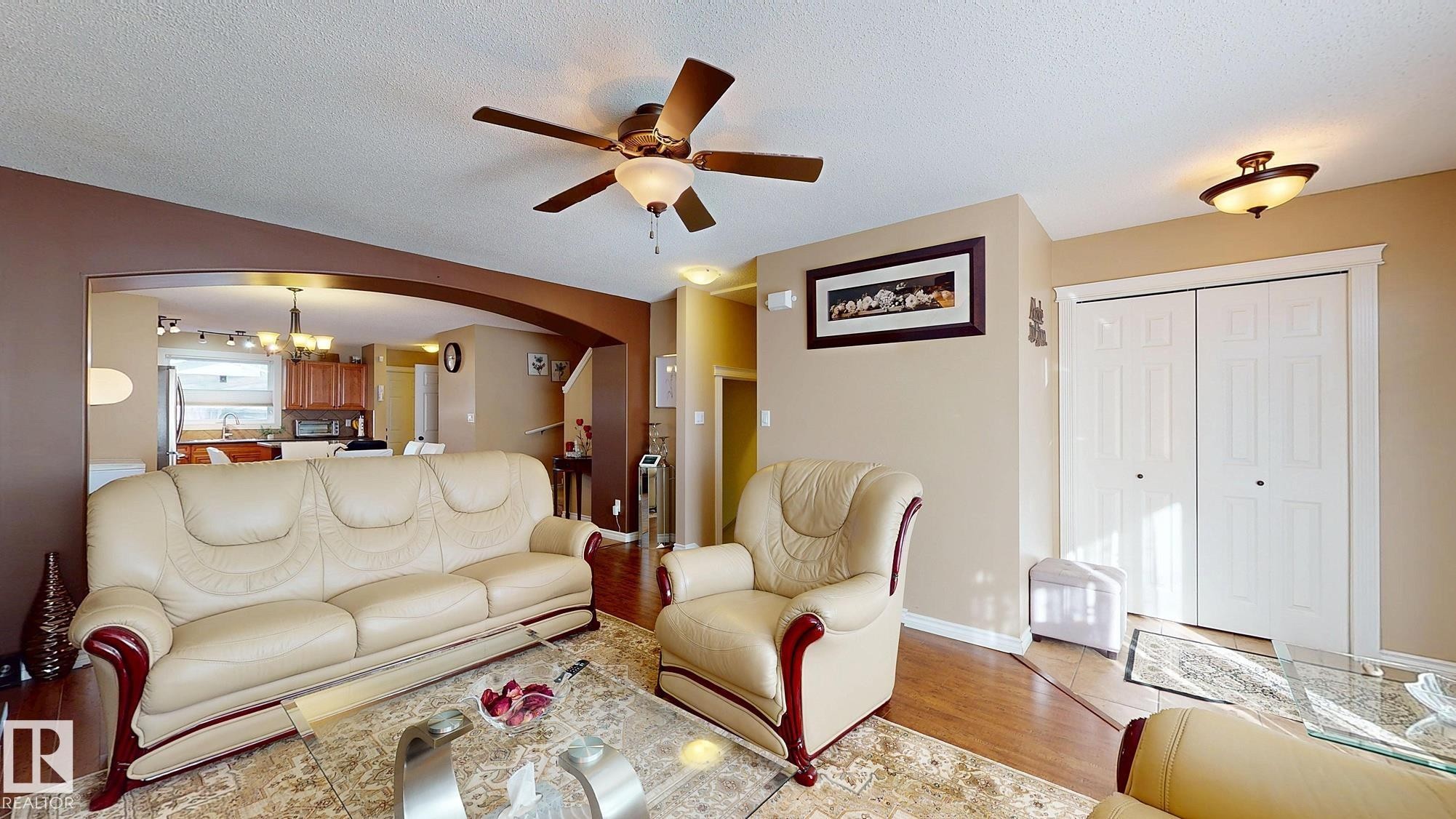 11844 125 Street, Edmonton, AB - Indoor Photo Showing Living Room