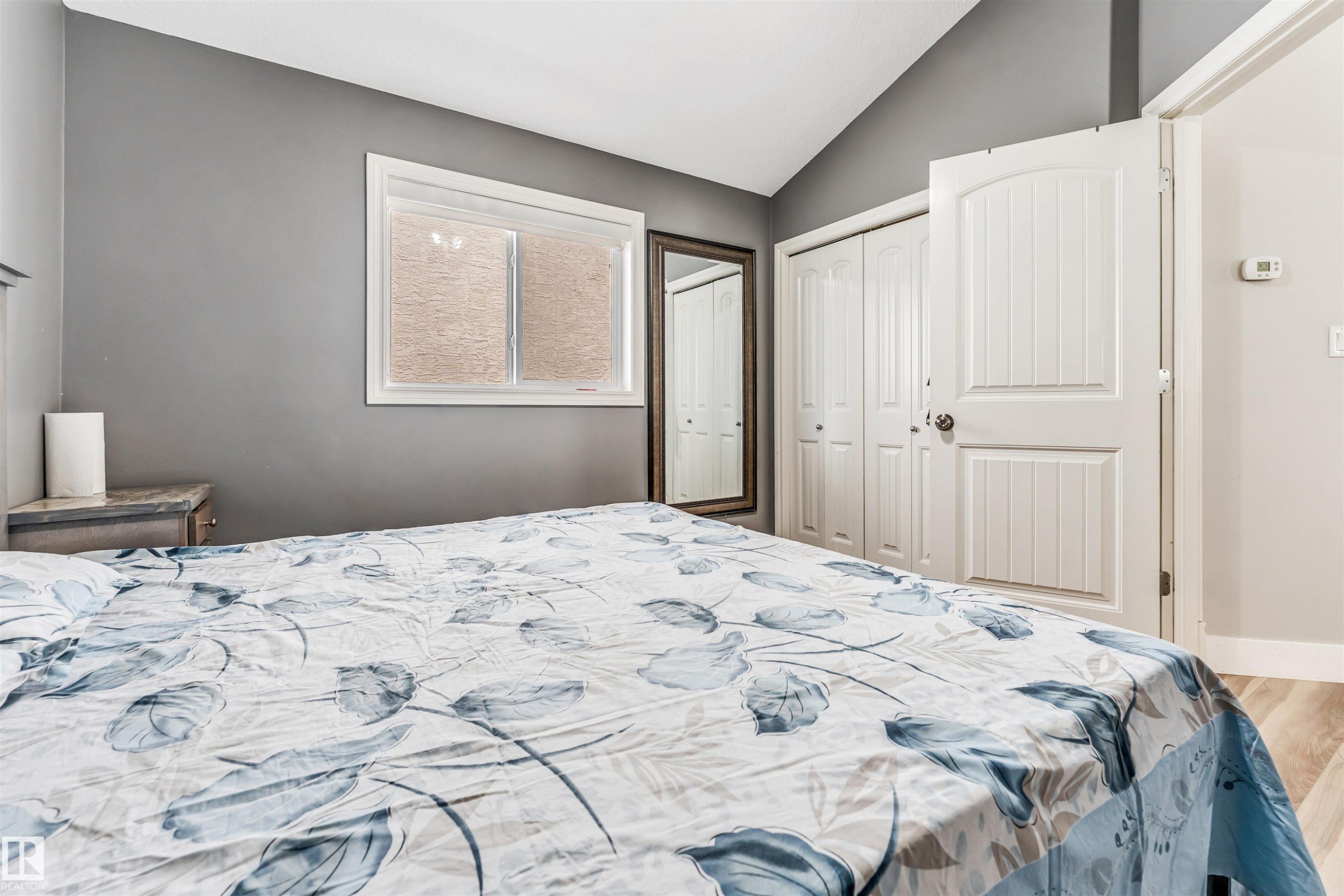 3228 18 St, Edmonton, AB - Indoor Photo Showing Bedroom