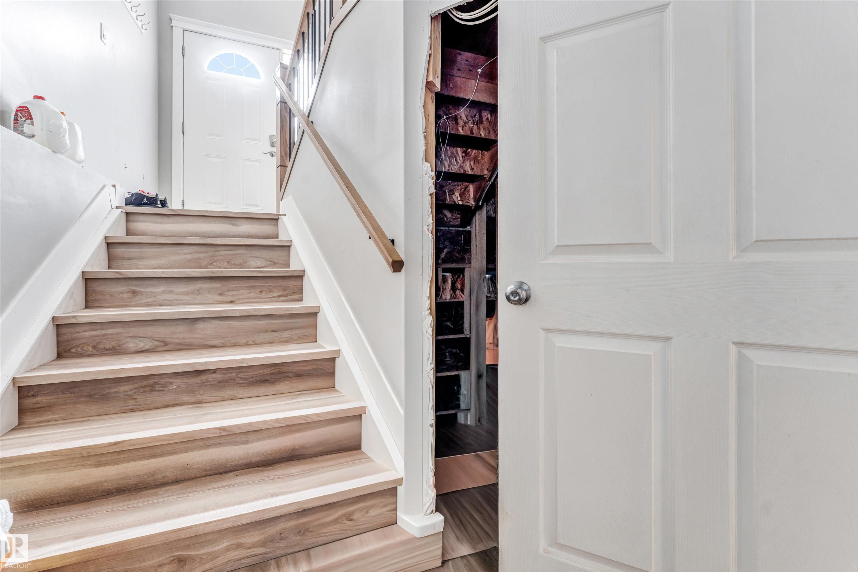 3228 18 St, Edmonton, AB - Indoor Photo Showing Other Room