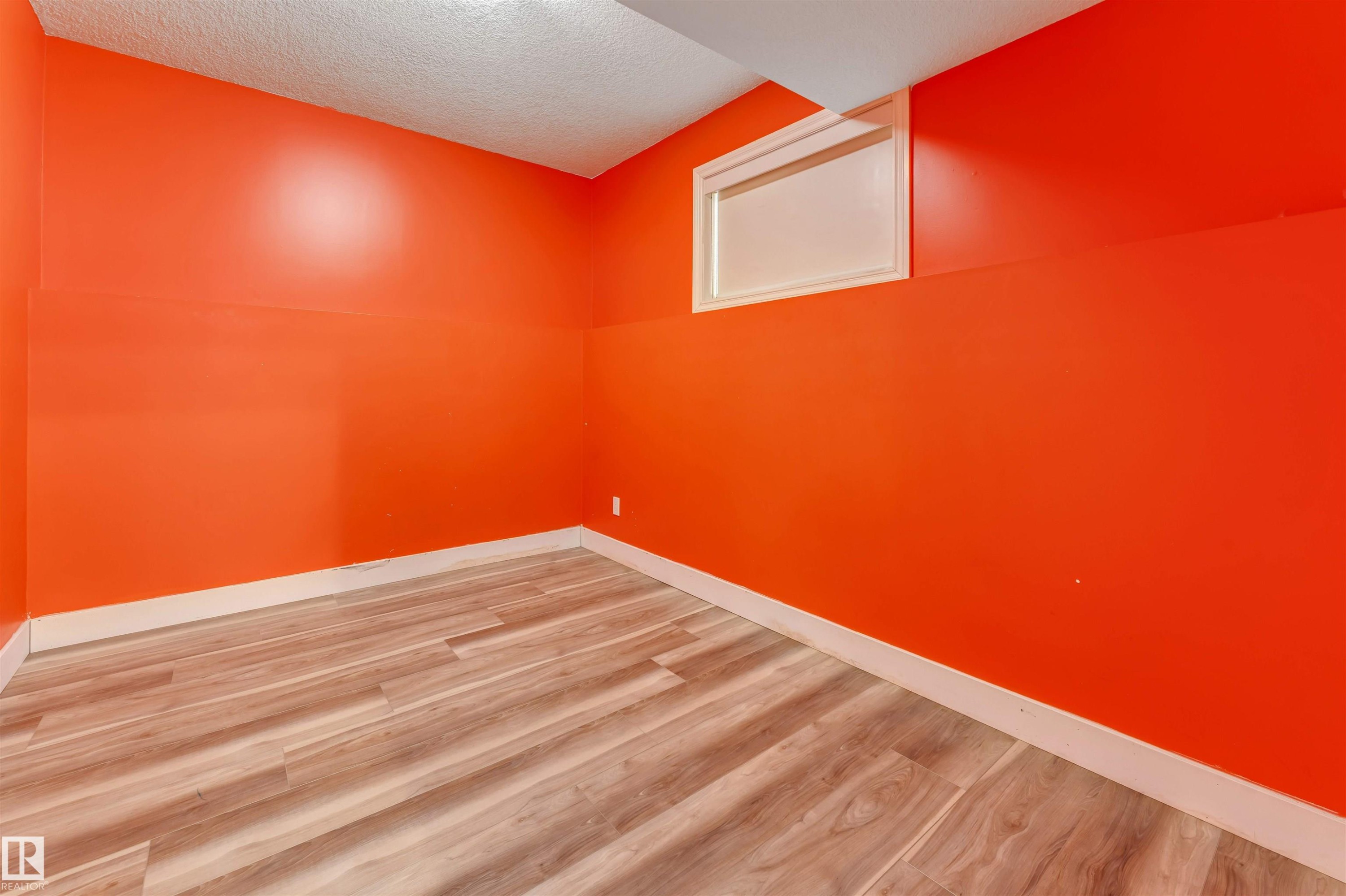3228 18 St, Edmonton, AB - Indoor Photo Showing Other Room