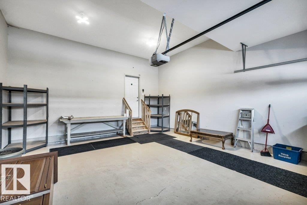 17 12610 15 Avenue, Edmonton, AB - Indoor Photo Showing Garage