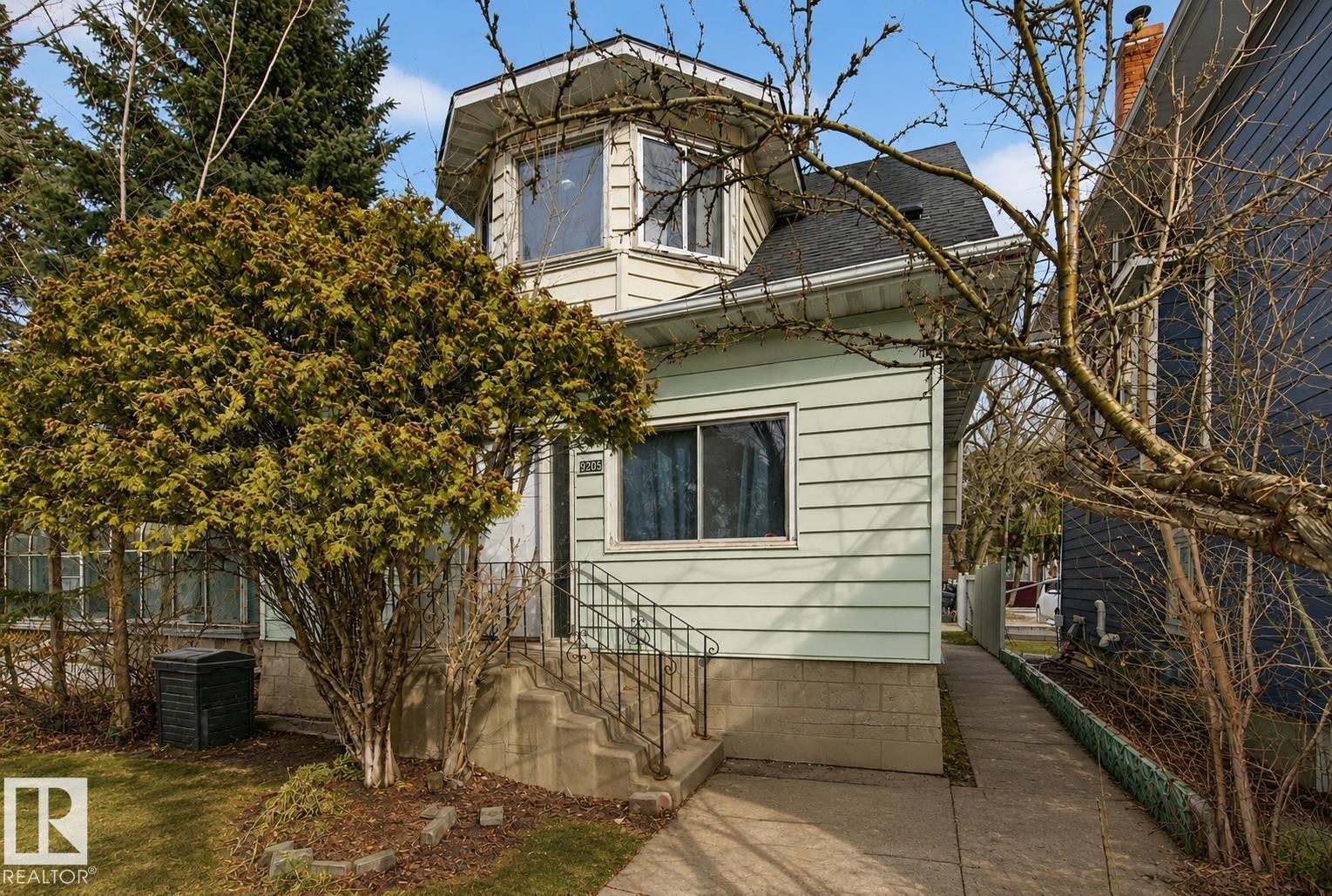 9205 99 Street, Edmonton, AB - Outdoor