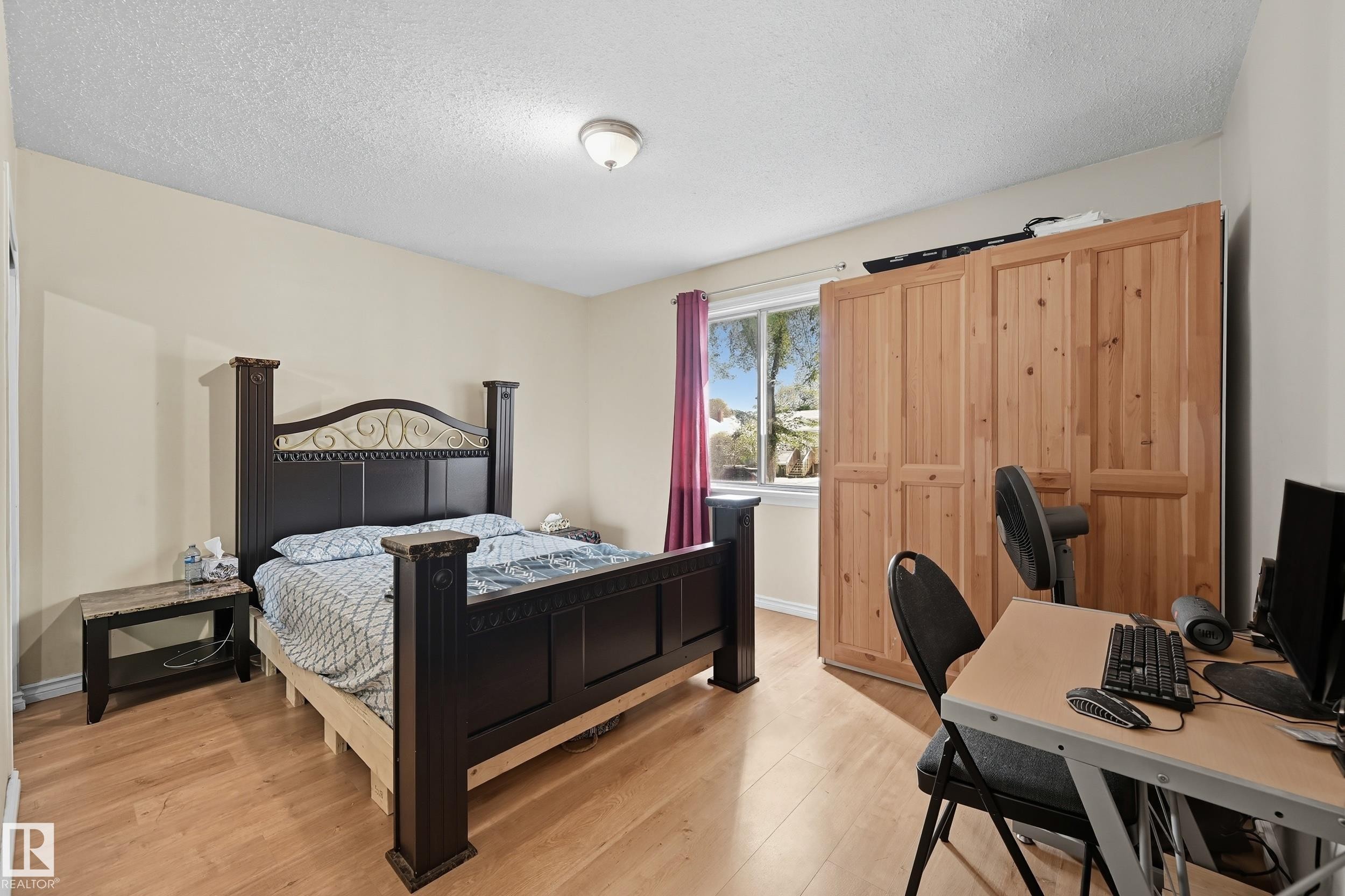 11908 71 Street, Edmonton, AB - Indoor Photo Showing Bedroom