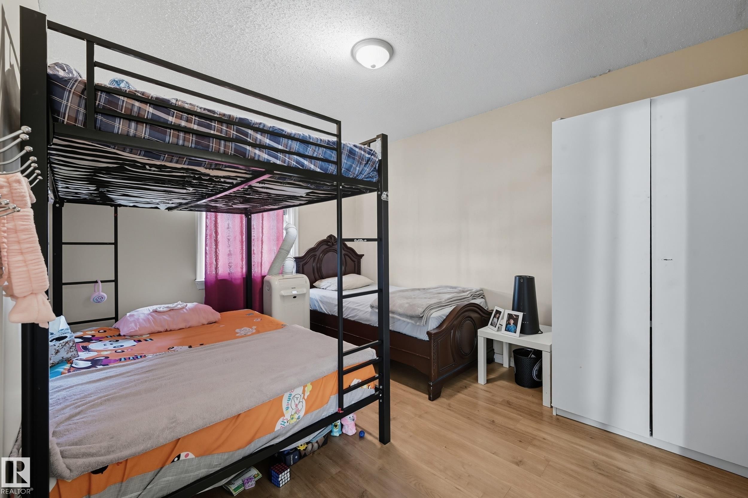 11908 71 Street, Edmonton, AB - Indoor Photo Showing Bedroom