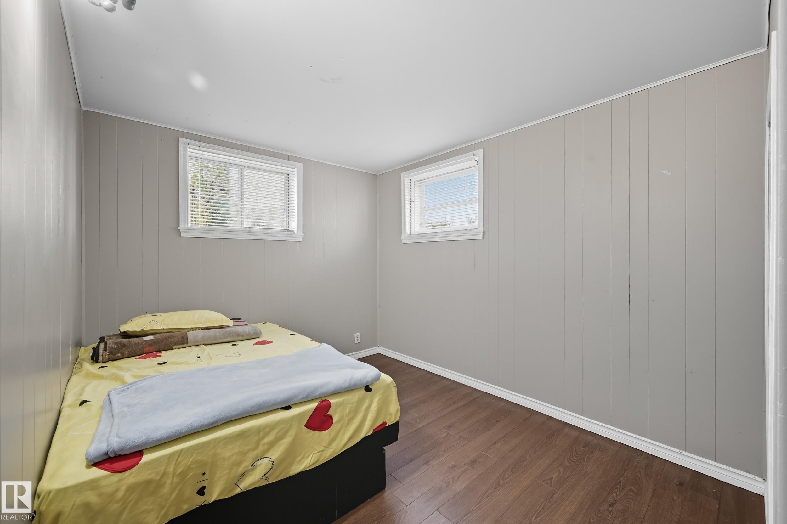 11908 71 Street, Edmonton, AB - Indoor Photo Showing Bedroom