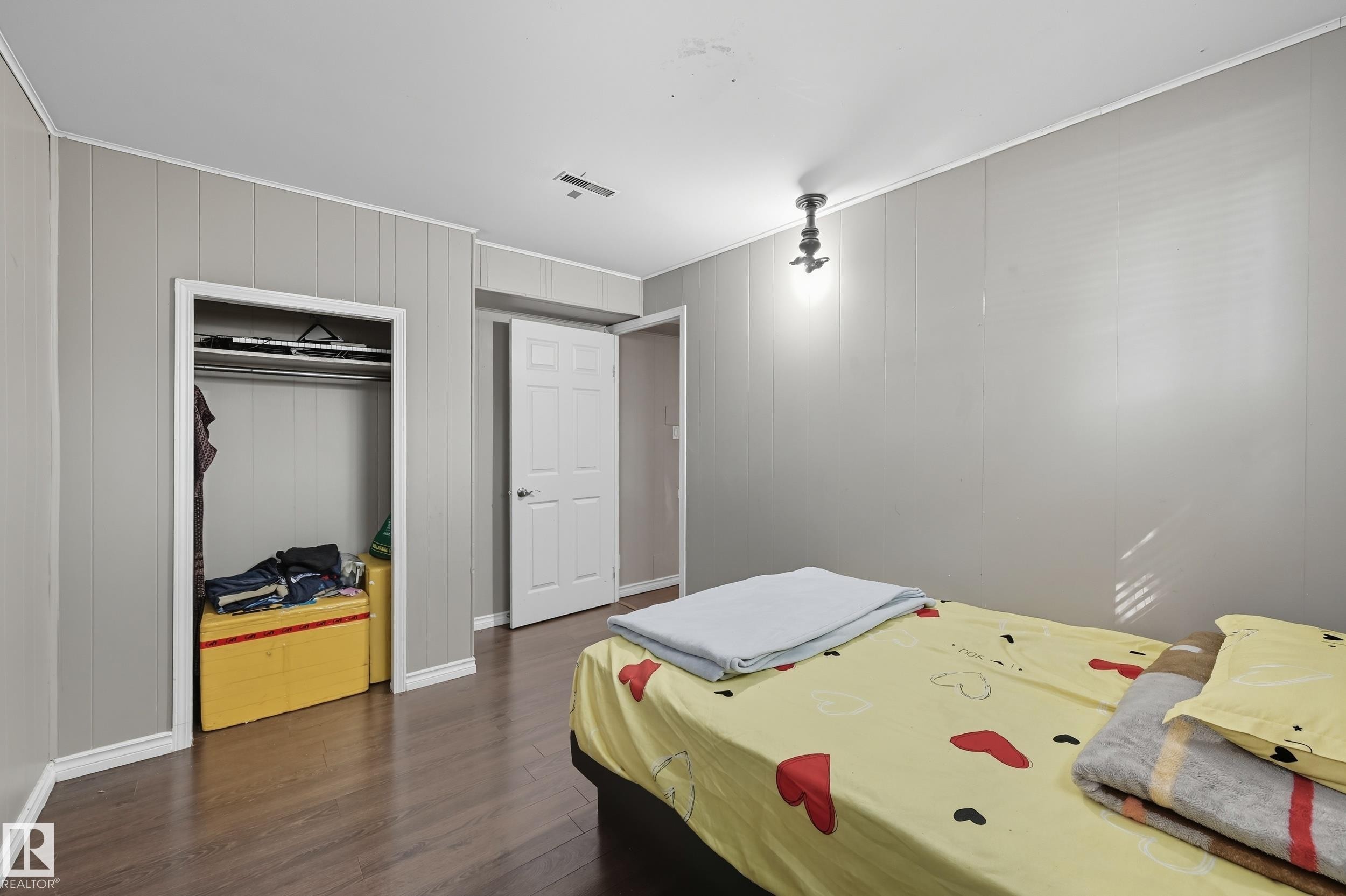 11908 71 Street, Edmonton, AB - Indoor Photo Showing Bedroom