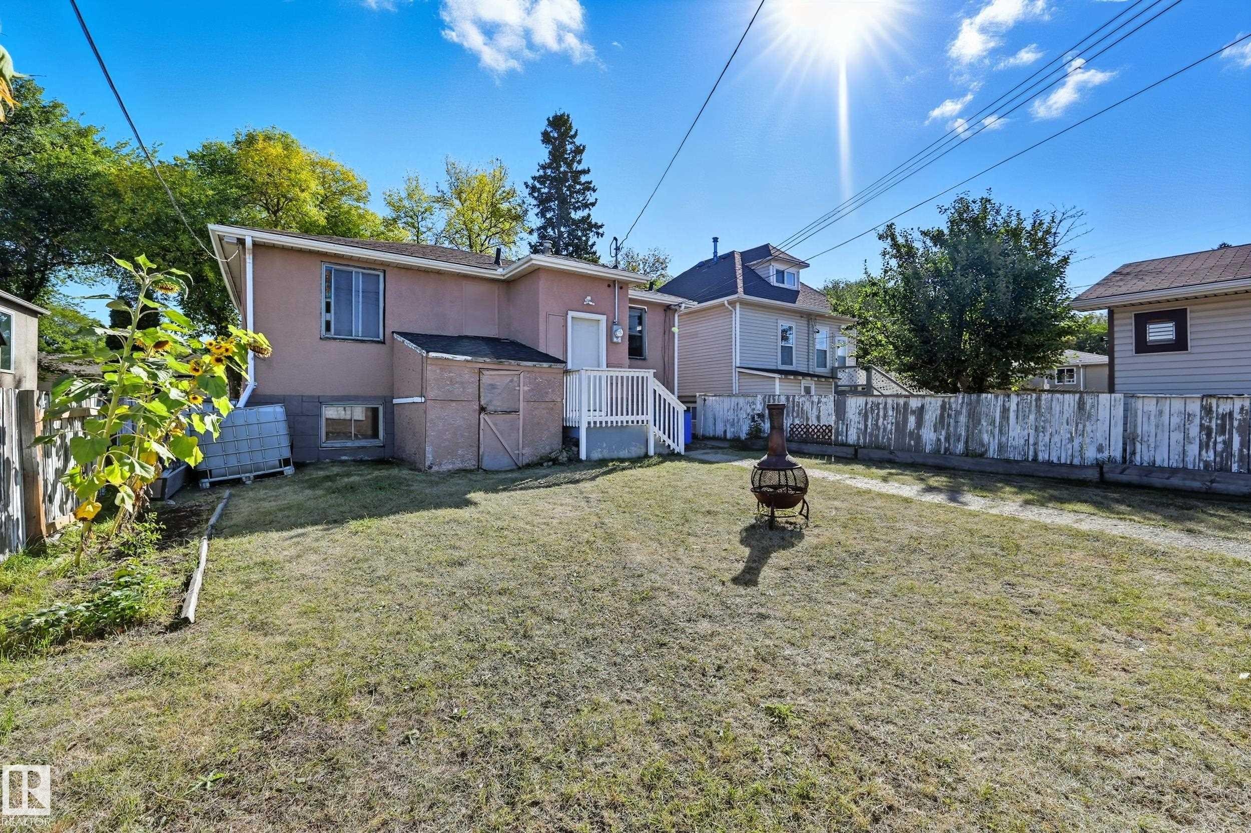 11908 71 Street, Edmonton, AB - Outdoor