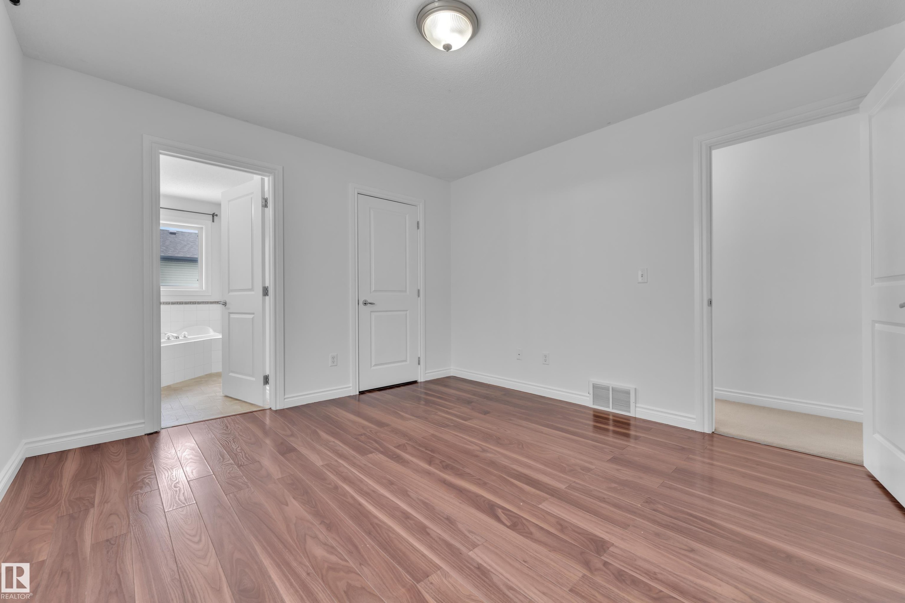 208 79 Street, Edmonton, AB - Indoor Photo Showing Other Room