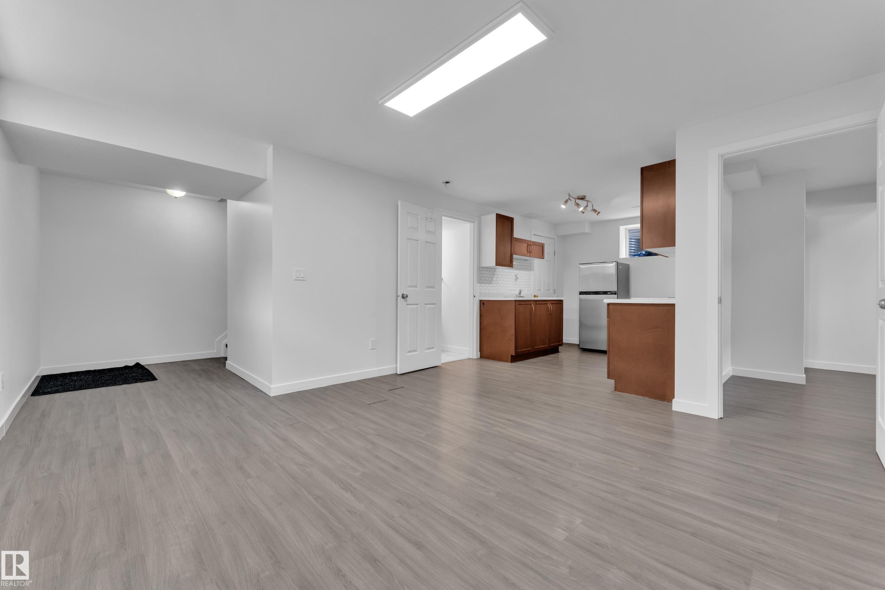 208 79 Street, Edmonton, AB - Indoor