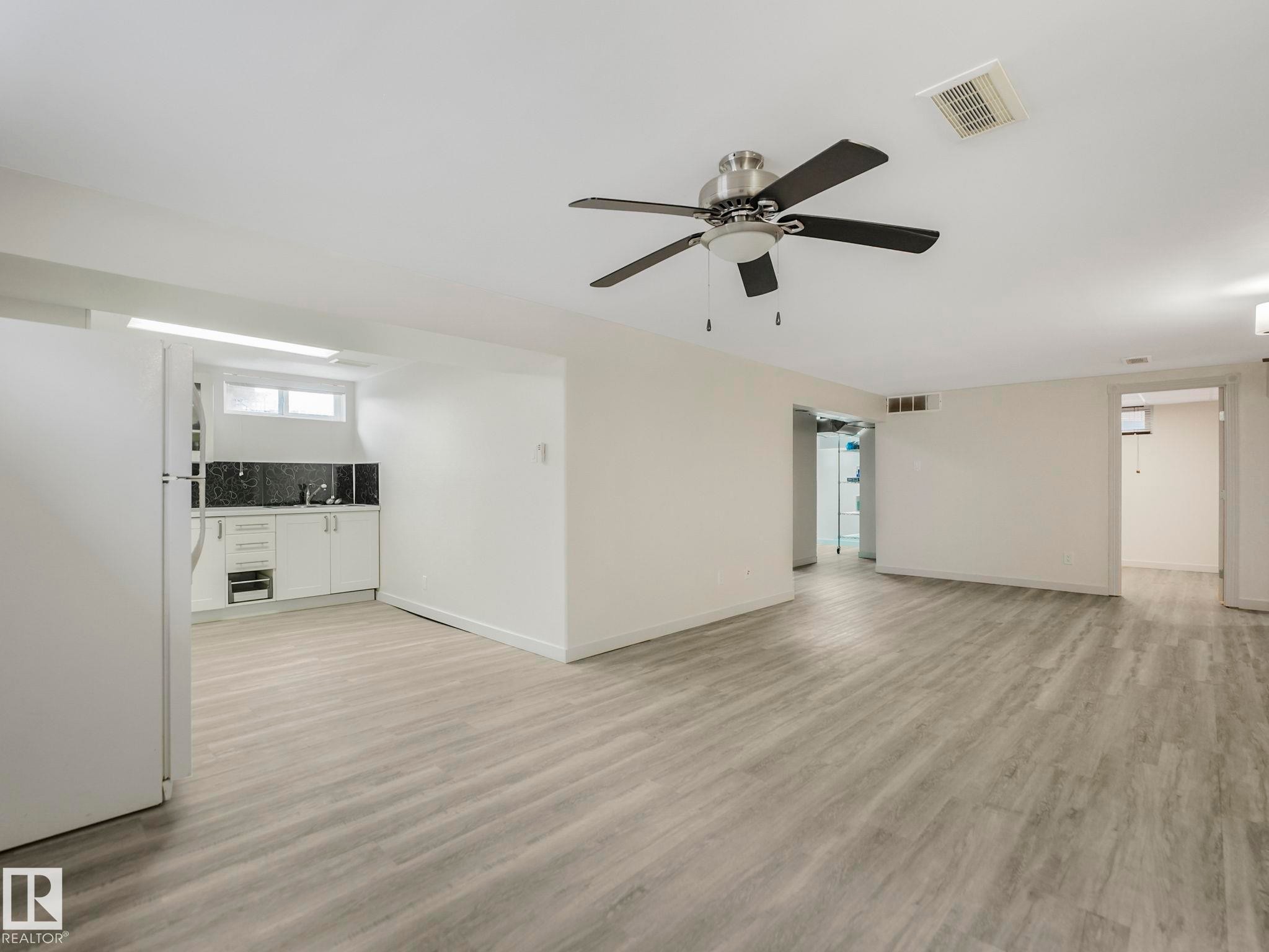 Open-concept room living/rec. room - 7607 70 Avenue, Edmonton, AB - Indoor