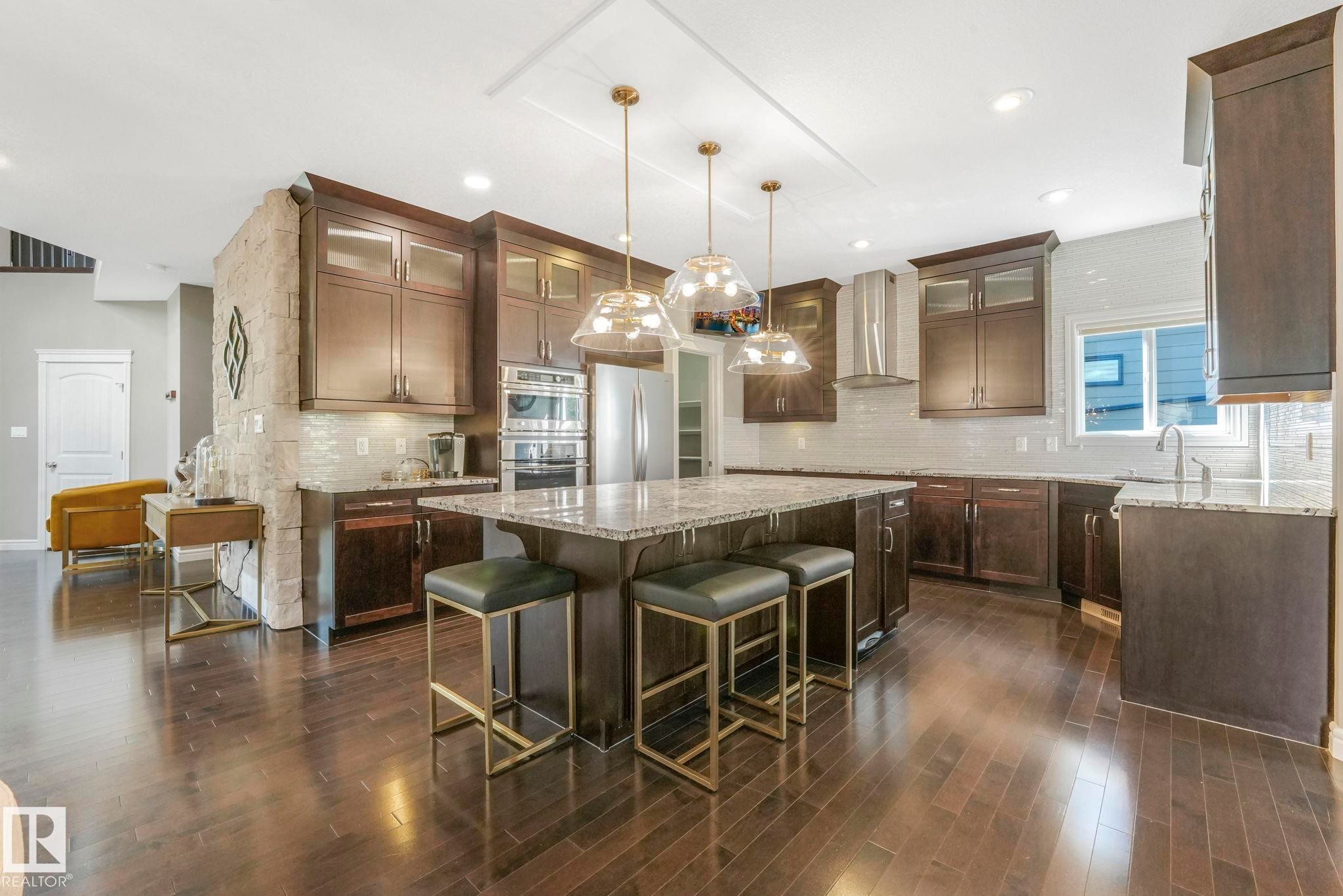 1232 Chahley Landing, Edmonton, AB - Indoor Photo Showing Kitchen With Upgraded Kitchen