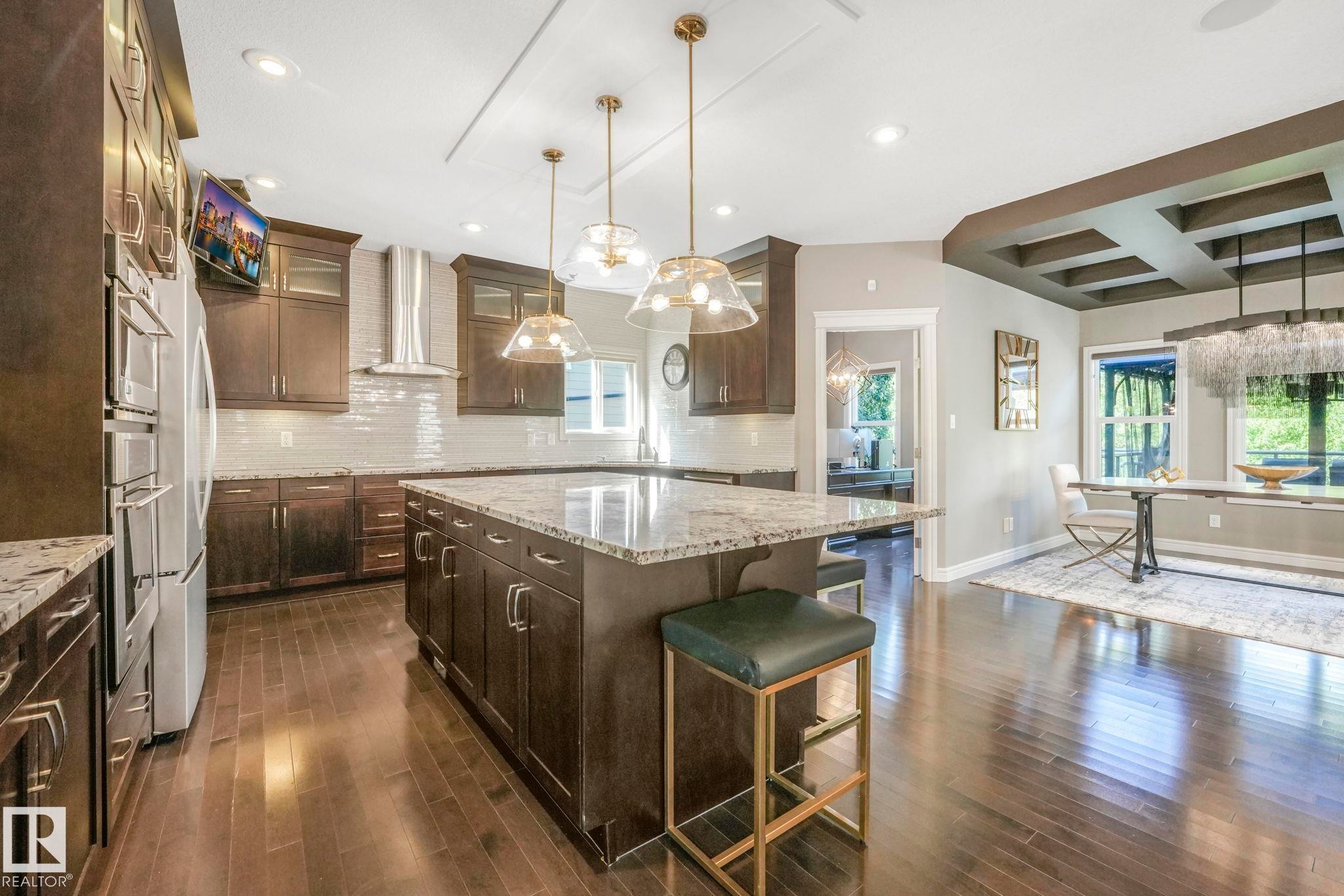 1232 Chahley Landing, Edmonton, AB - Indoor Photo Showing Kitchen With Upgraded Kitchen
