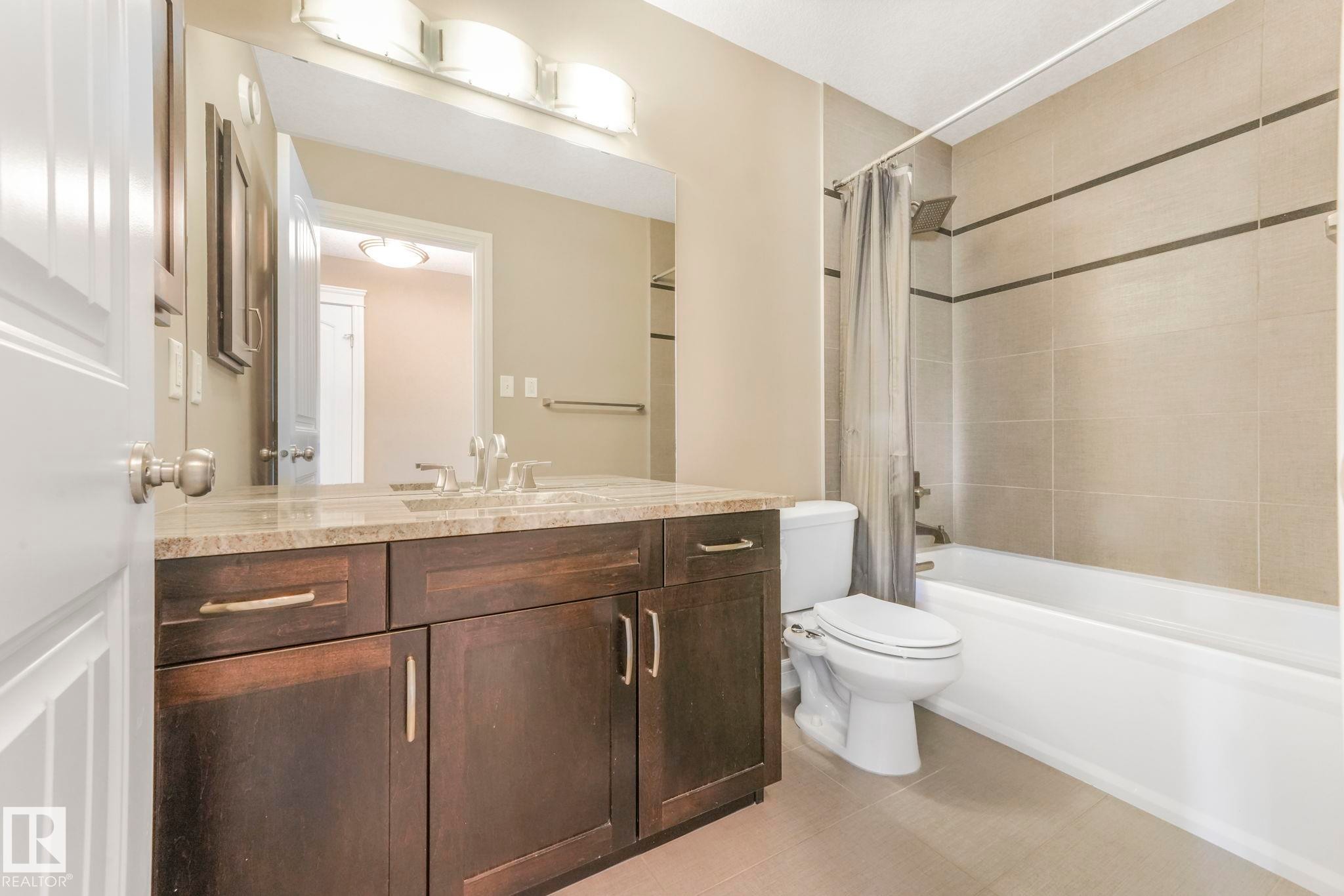 1232 Chahley Landing, Edmonton, AB - Indoor Photo Showing Bathroom