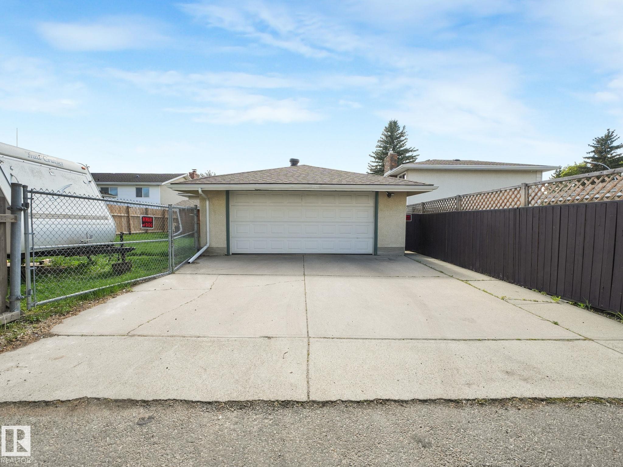 7120 39 Avenue, Edmonton, AB - Outdoor With Exterior